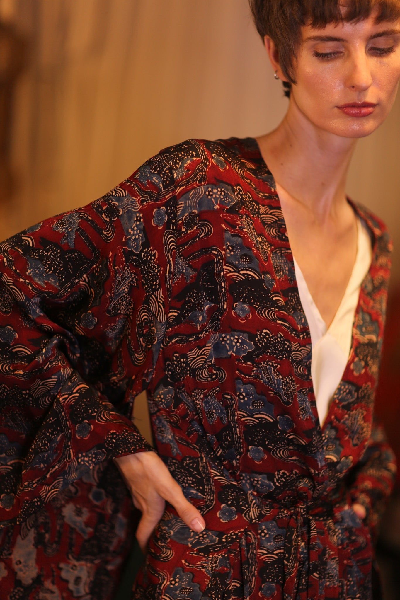 SILK WING KIMONO PINA CHIOE - BANGKOK TAILOR CLOTHING STORE - HANDMADE CLOTHING