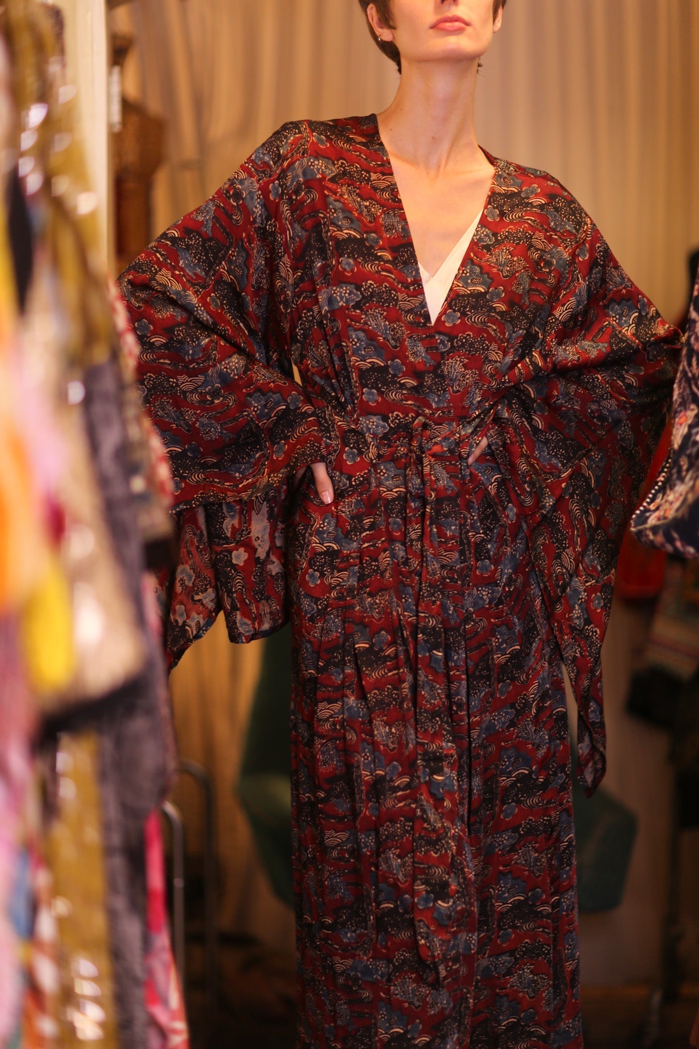 SILK WING KIMONO PINA CHIOE - BANGKOK TAILOR CLOTHING STORE - HANDMADE CLOTHING