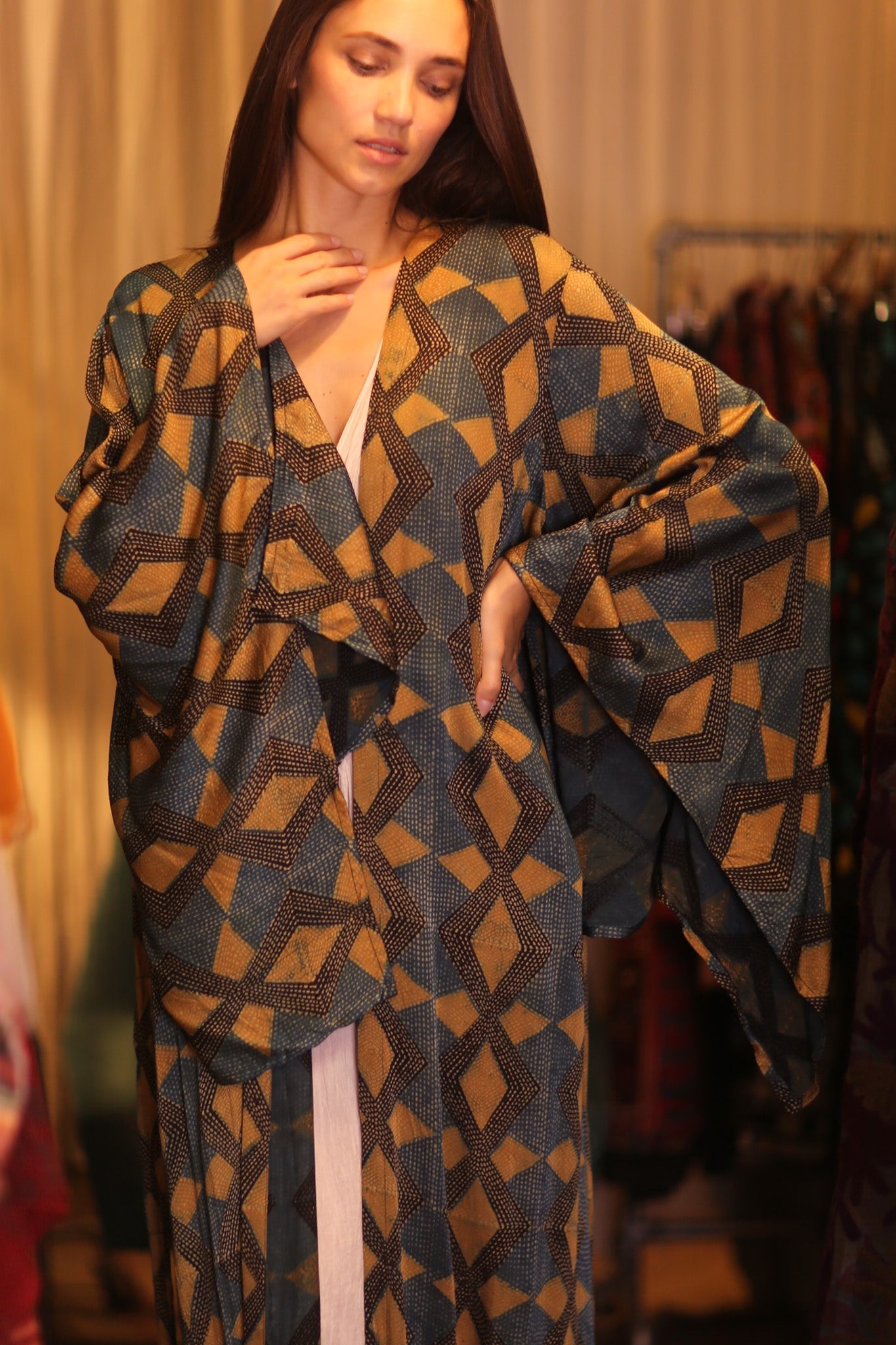 SILK WING KIMONO PINA GOLDEN QUADRANGLE - BANGKOK TAILOR CLOTHING STORE - HANDMADE CLOTHING