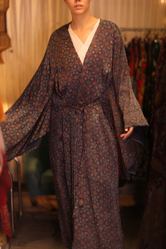 SILK WING KIMONO PINA RISINA - BANGKOK TAILOR CLOTHING STORE - HANDMADE CLOTHING