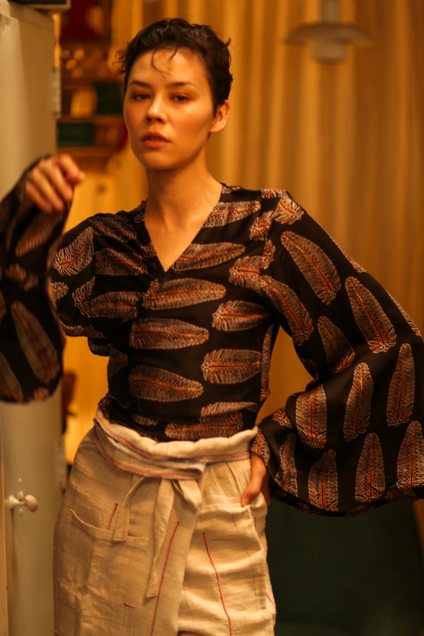 SILK WRAP TOP AURELIA FEATHER BLACK - BANGKOK TAILOR CLOTHING STORE - HANDMADE CLOTHING