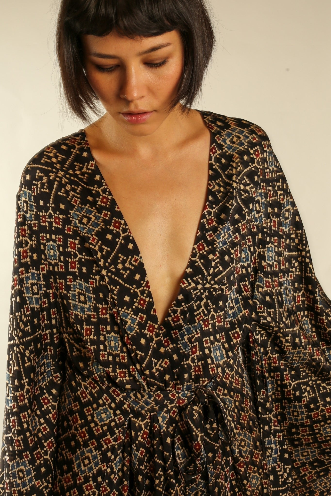 SILK XL KIMONO BINA - BANGKOK TAILOR CLOTHING STORE - HANDMADE CLOTHING