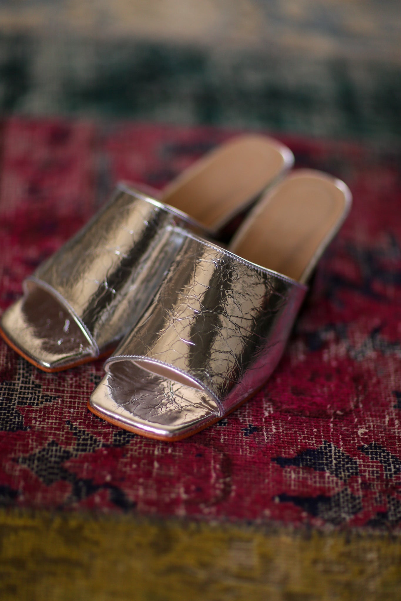 SILVER CRACKED METALLIC HEELED MULES PERRY - BANGKOK TAILOR CLOTHING STORE - HANDMADE CLOTHING