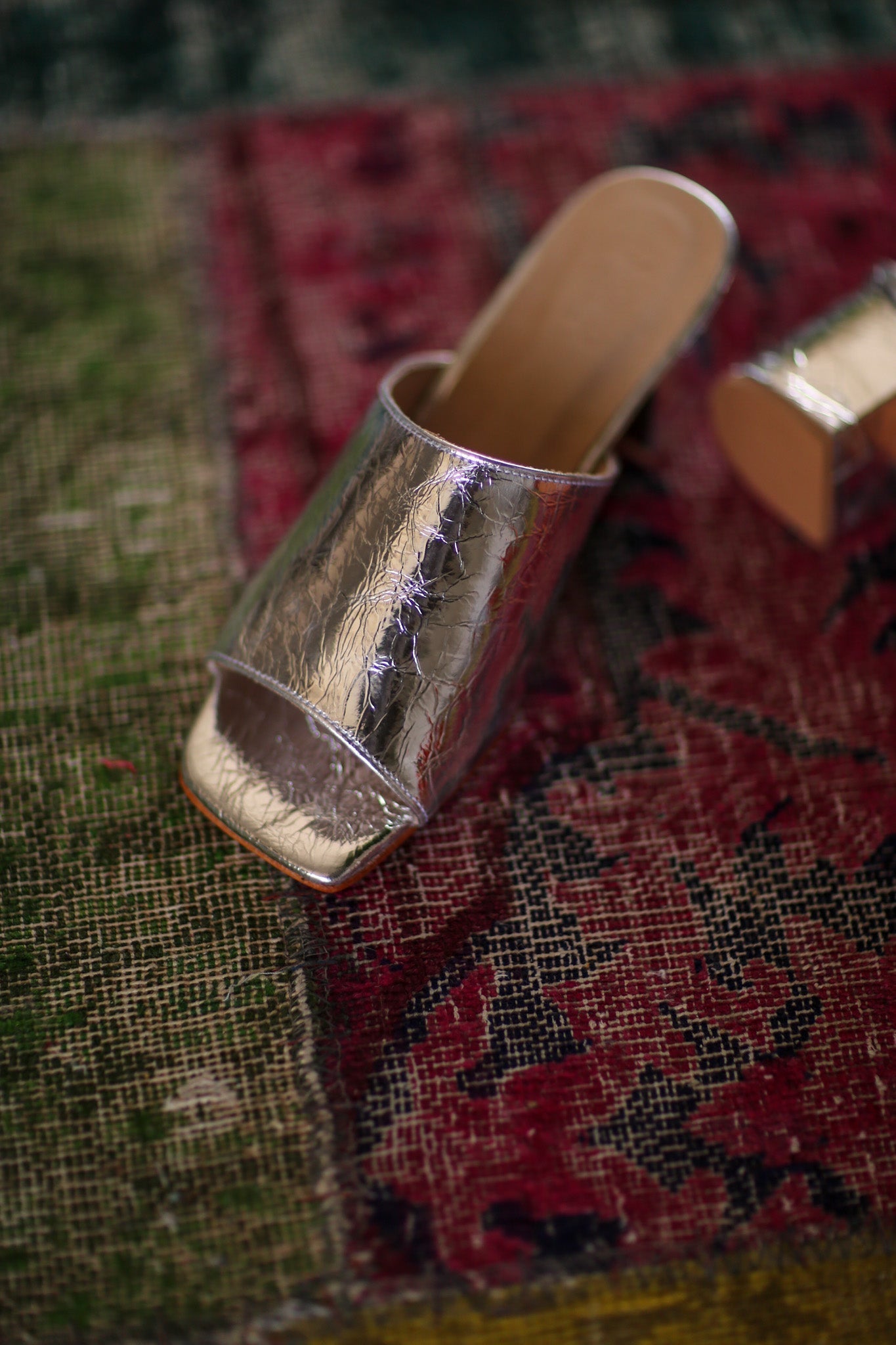 SILVER CRACKED METALLIC HEELED MULES PERRY - BANGKOK TAILOR CLOTHING STORE - HANDMADE CLOTHING