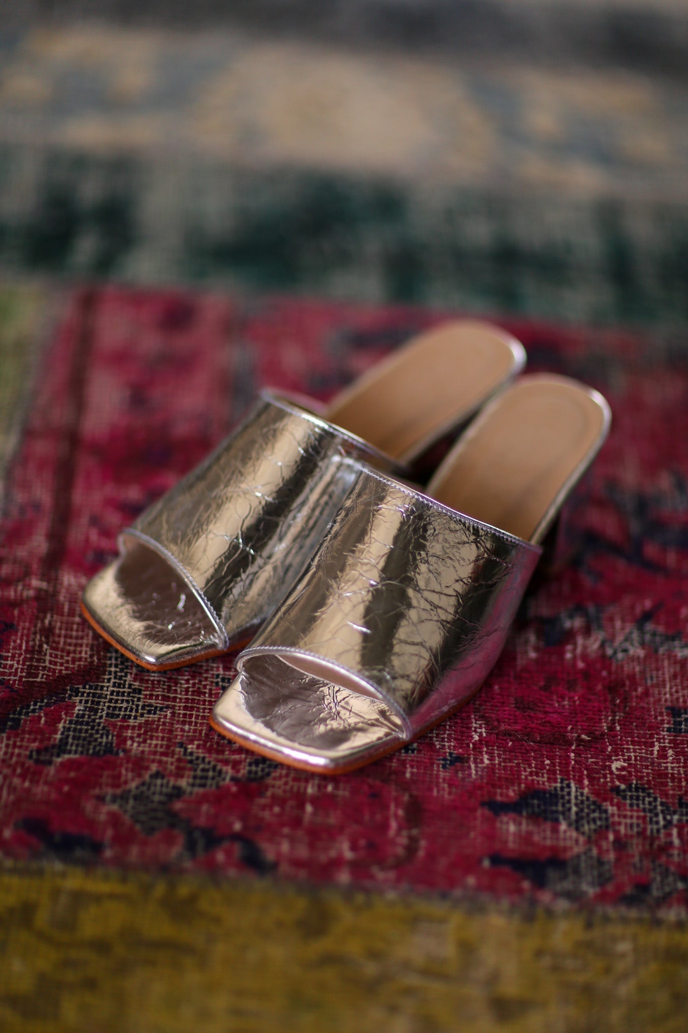 SILVER CRACKED METALLIC HEELED MULES PERRY - BANGKOK TAILOR CLOTHING STORE - HANDMADE CLOTHING