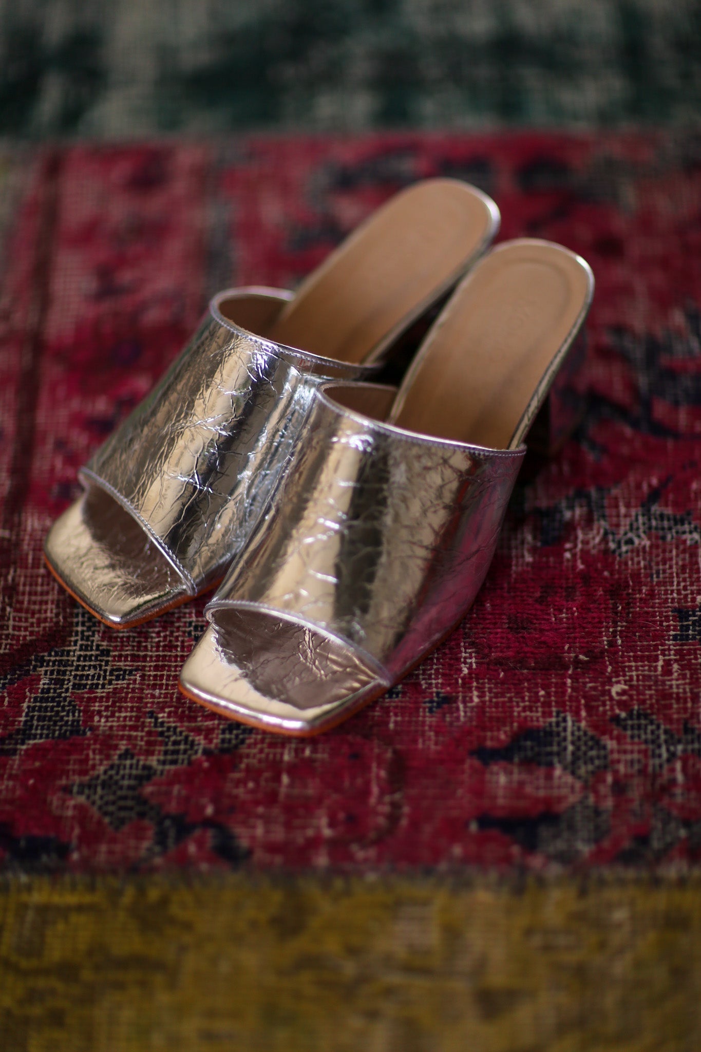 SILVER CRACKED METALLIC HEELED MULES PERRY - BANGKOK TAILOR CLOTHING STORE - HANDMADE CLOTHING