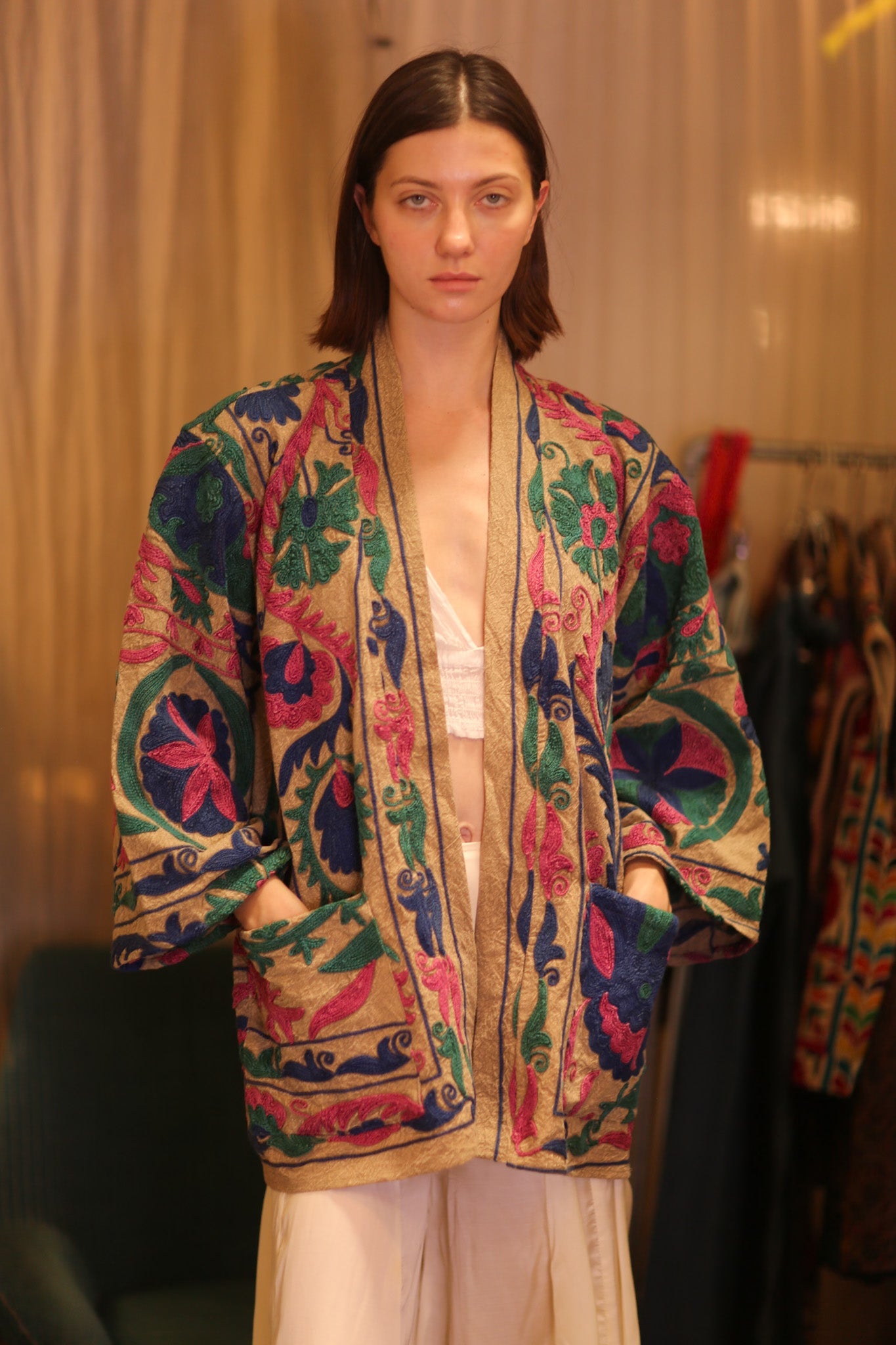 SUZANI EMBROIDERED SHORT KIMONO MONTY AMET - BANGKOK TAILOR CLOTHING STORE - HANDMADE CLOTHING