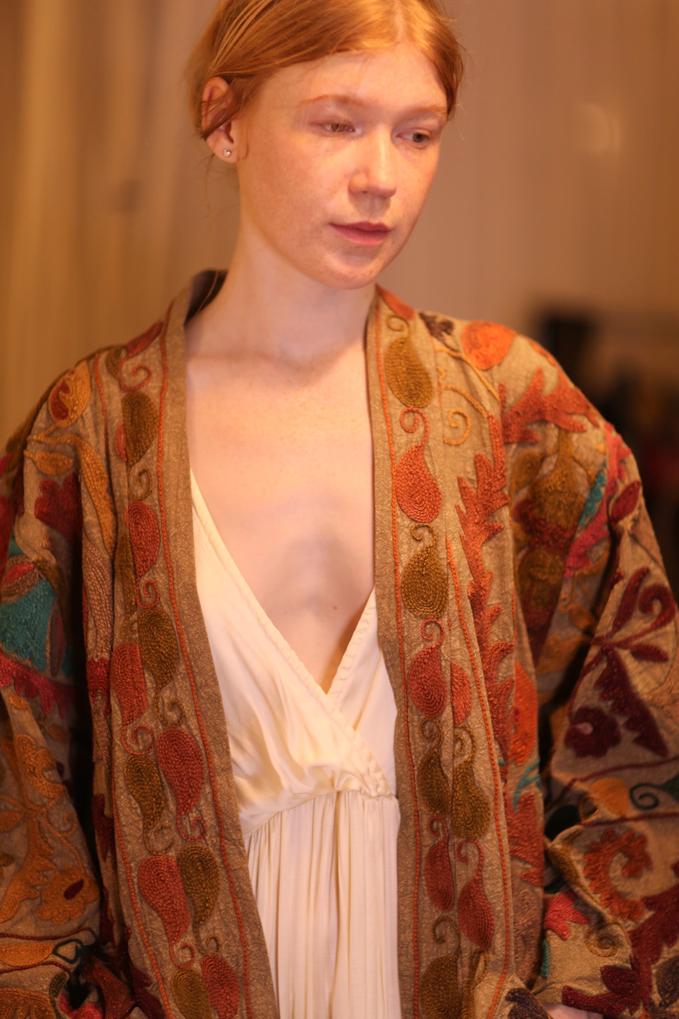 SUZANI EMBROIDERED SHORT KIMONO MONTY DWARF - BANGKOK TAILOR CLOTHING STORE - HANDMADE CLOTHING