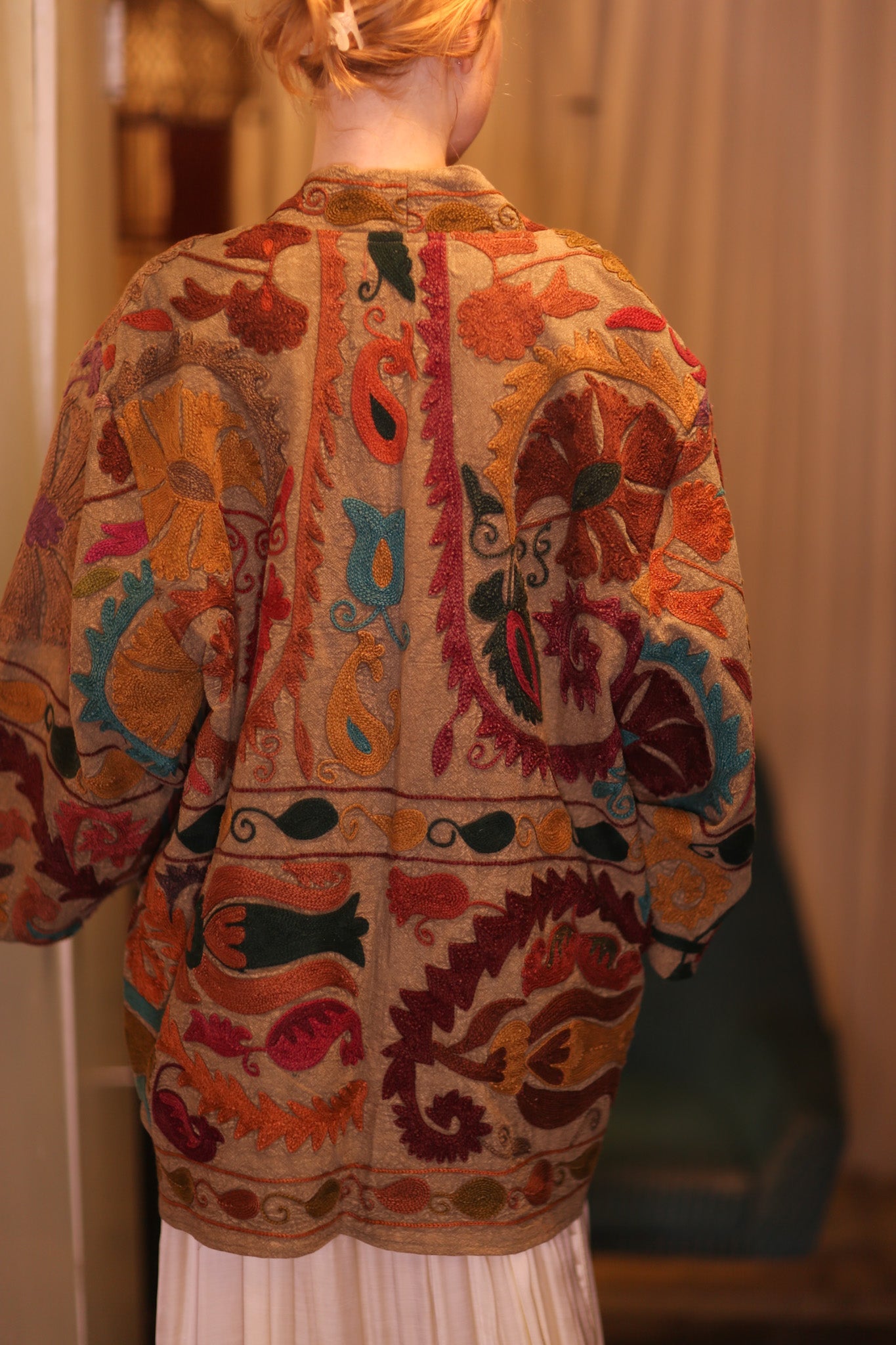 SUZANI EMBROIDERED SHORT KIMONO MONTY DWARF - BANGKOK TAILOR CLOTHING STORE - HANDMADE CLOTHING