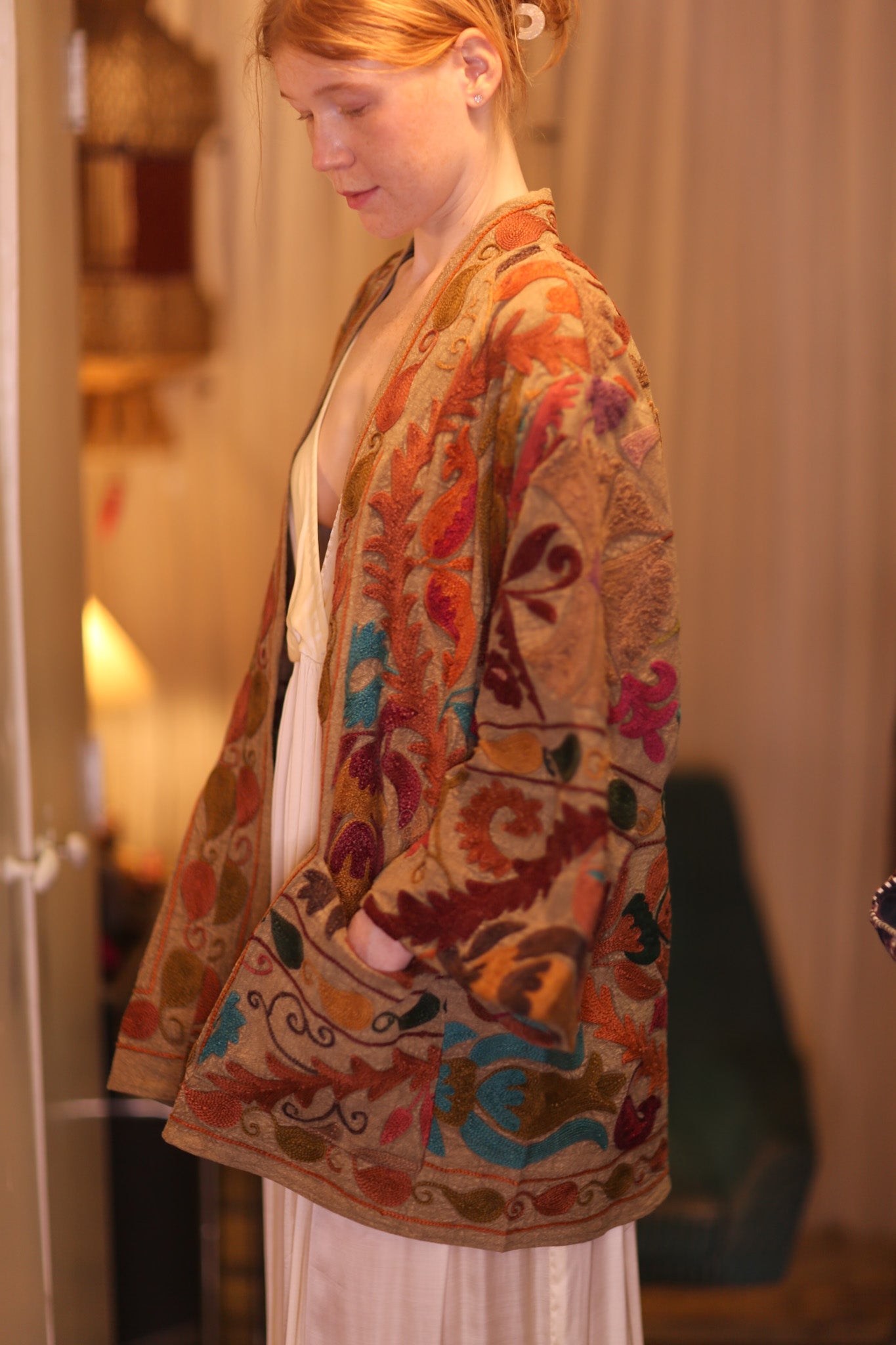 SUZANI EMBROIDERED SHORT KIMONO MONTY DWARF - BANGKOK TAILOR CLOTHING STORE - HANDMADE CLOTHING