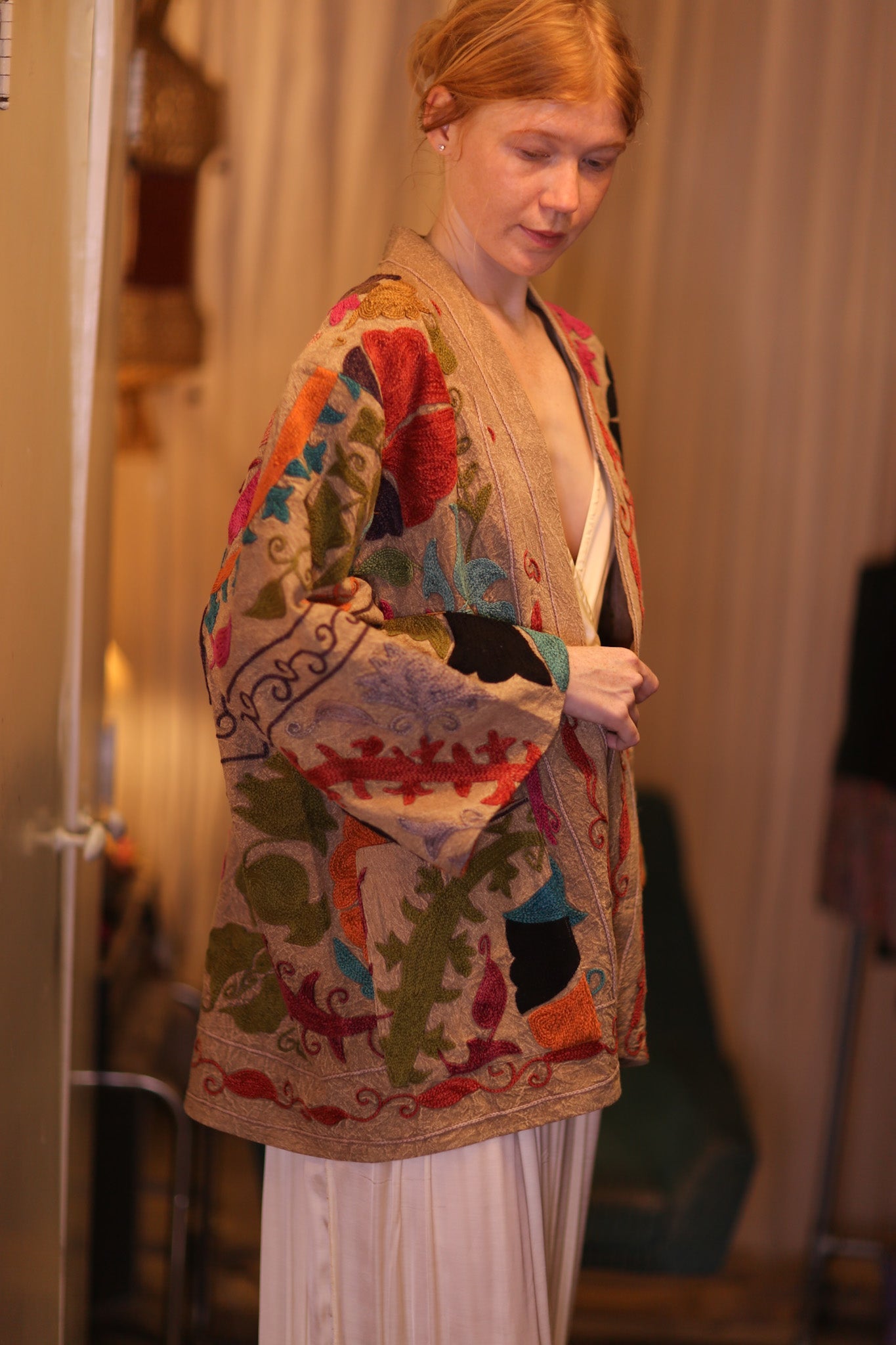 SUZANI EMBROIDERED SHORT KIMONO MONTY WADI - BANGKOK TAILOR CLOTHING STORE - HANDMADE CLOTHING