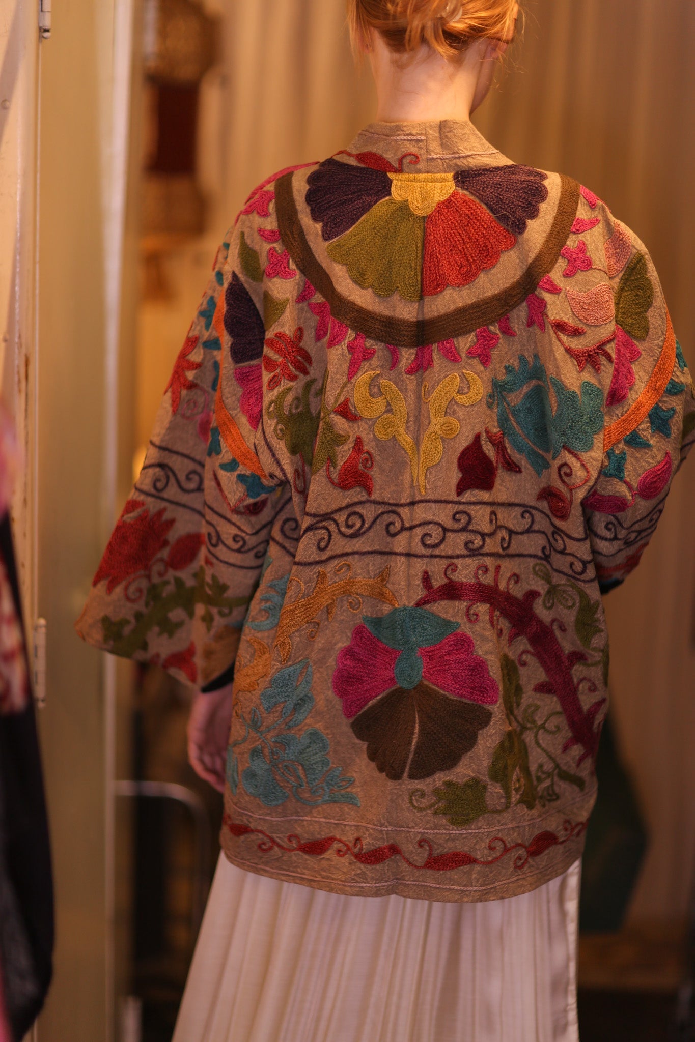 SUZANI EMBROIDERED SHORT KIMONO MONTY WADI - BANGKOK TAILOR CLOTHING STORE - HANDMADE CLOTHING