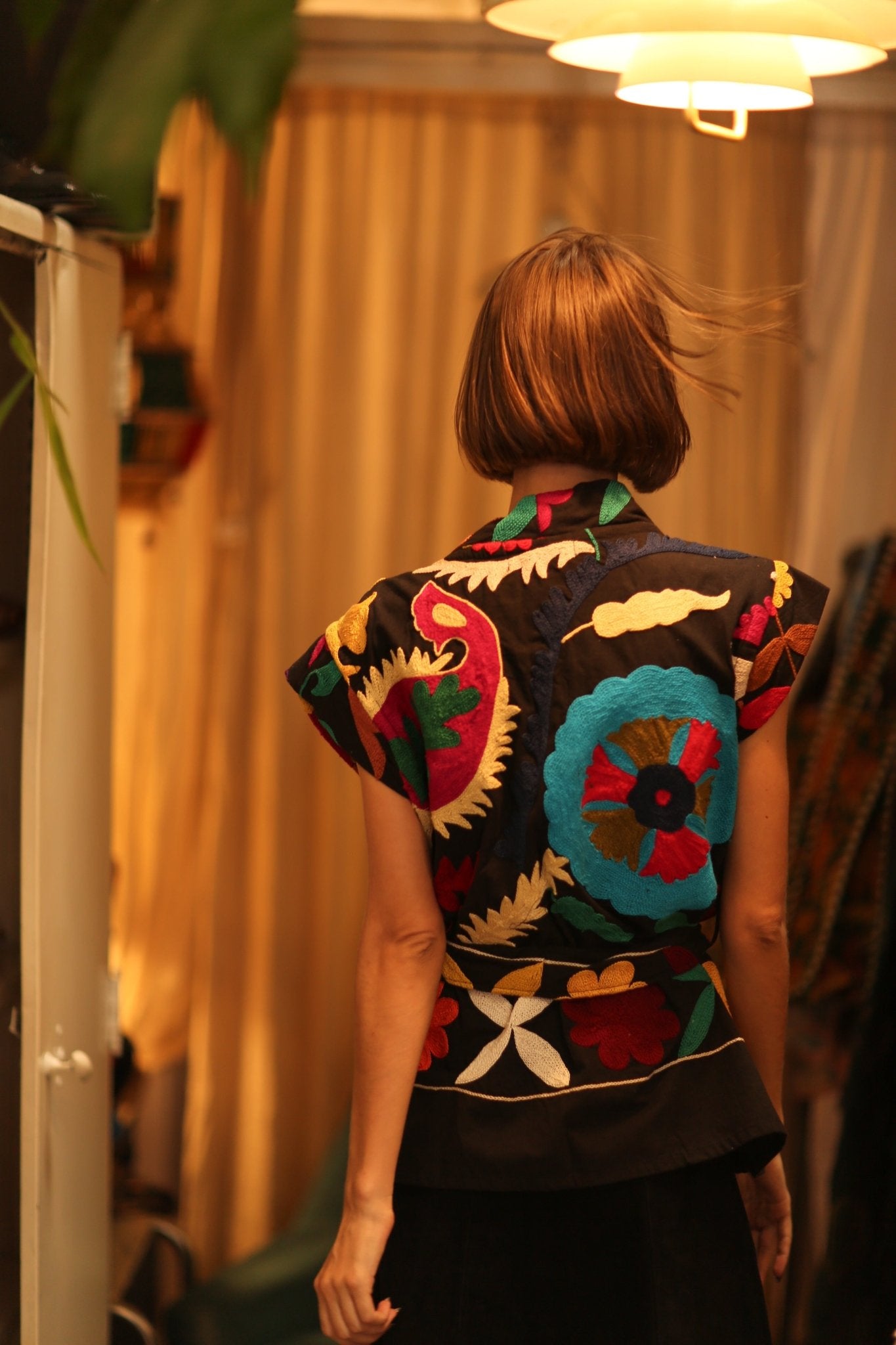 SUZANI VEST SUZANNE - BANGKOK TAILOR CLOTHING STORE - HANDMADE CLOTHING