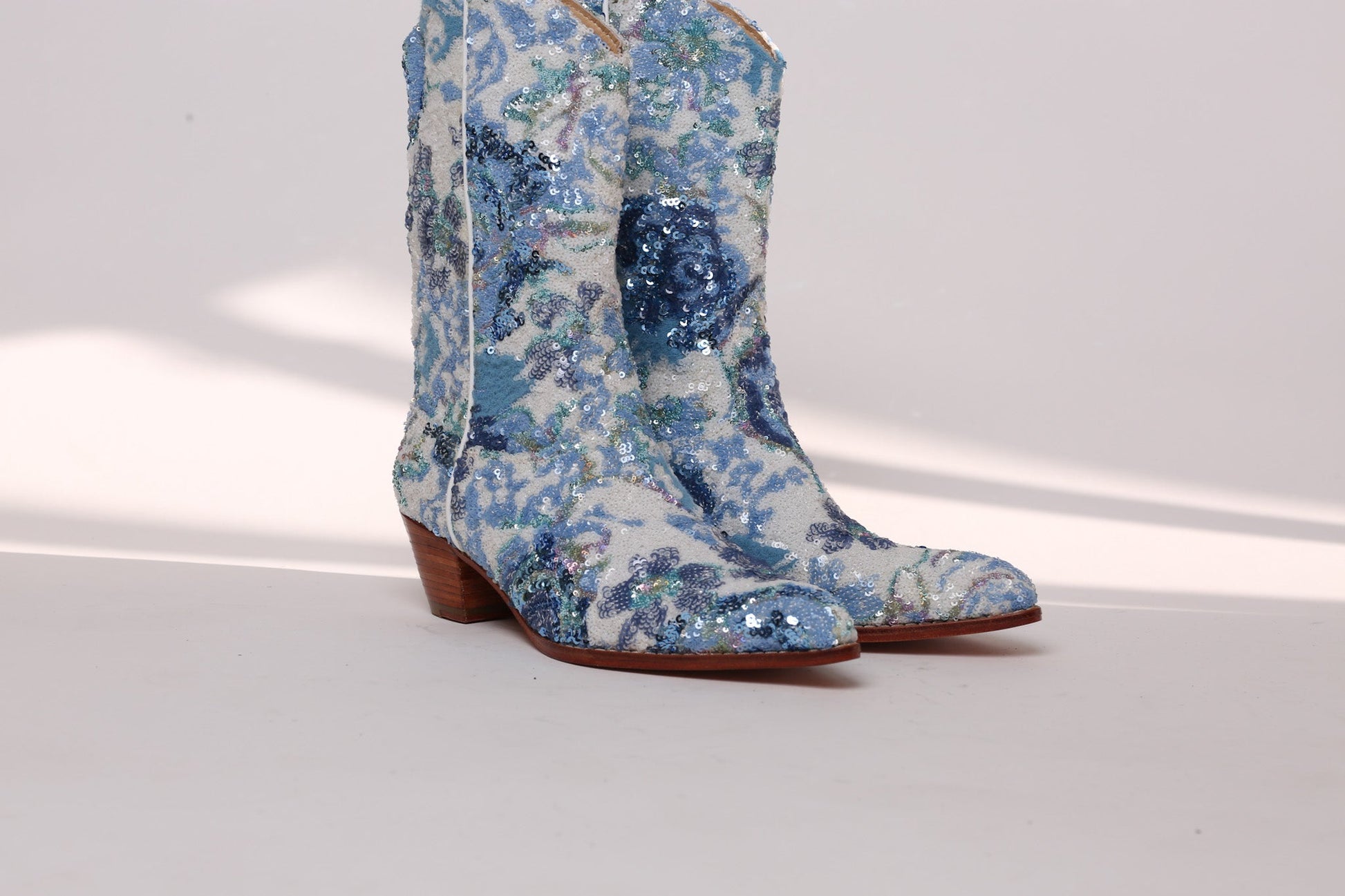 TATI SEQUINS EMBROIDERED COWBOY BOOTS - BANGKOK TAILOR CLOTHING STORE - HANDMADE CLOTHING