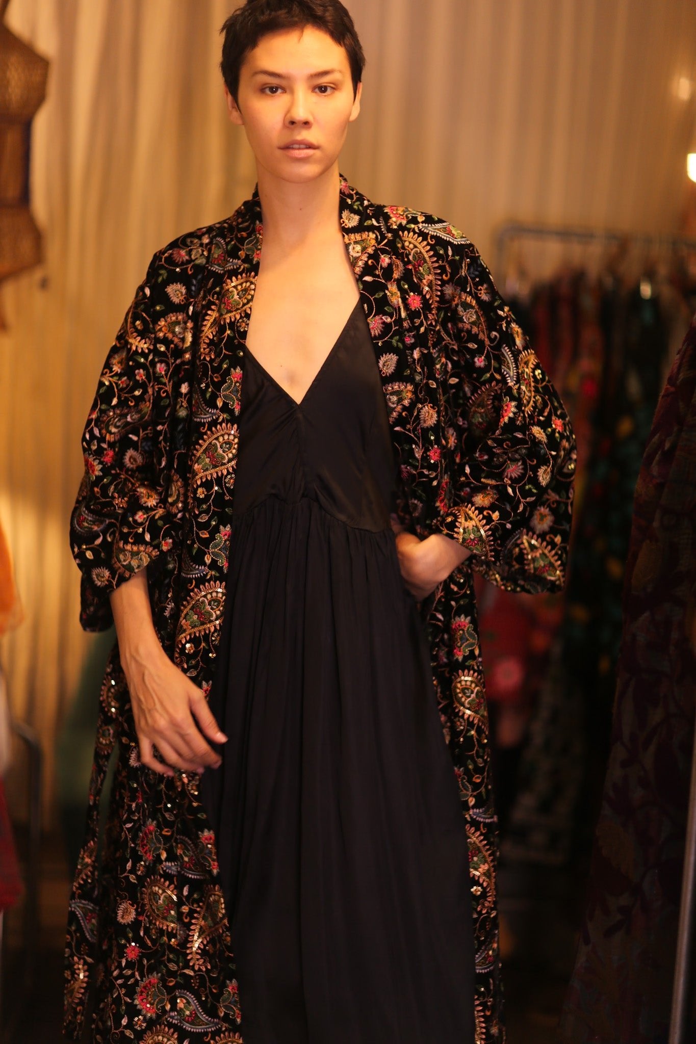 VELVET EMBROIDERED KIMONO SANNY - BANGKOK TAILOR CLOTHING STORE - HANDMADE CLOTHING