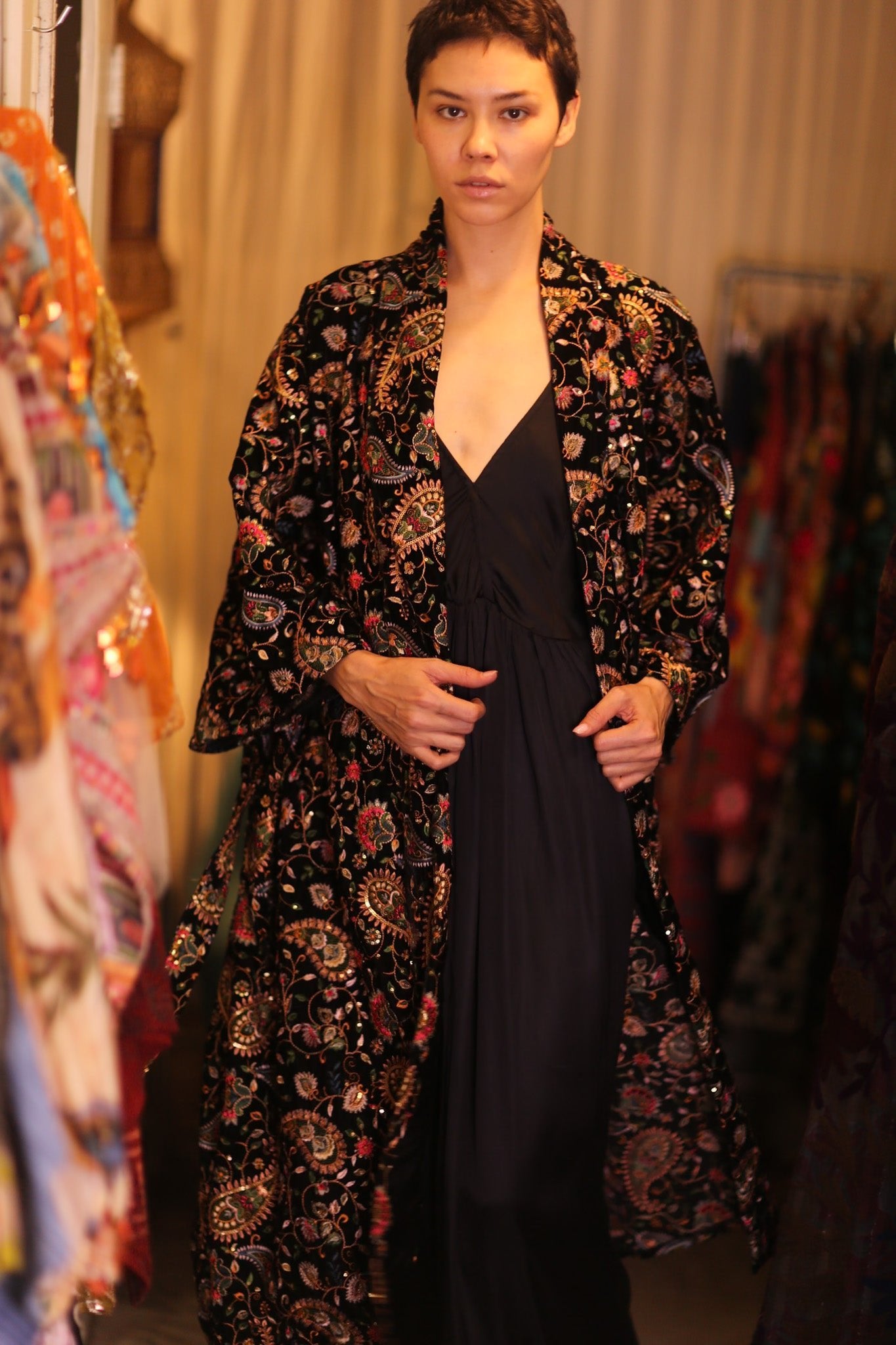 VELVET EMBROIDERED KIMONO SANNY - BANGKOK TAILOR CLOTHING STORE - HANDMADE CLOTHING