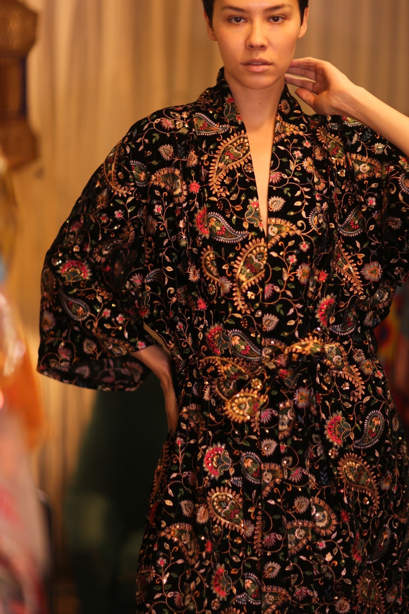 VELVET EMBROIDERED KIMONO SANNY - BANGKOK TAILOR CLOTHING STORE - HANDMADE CLOTHING