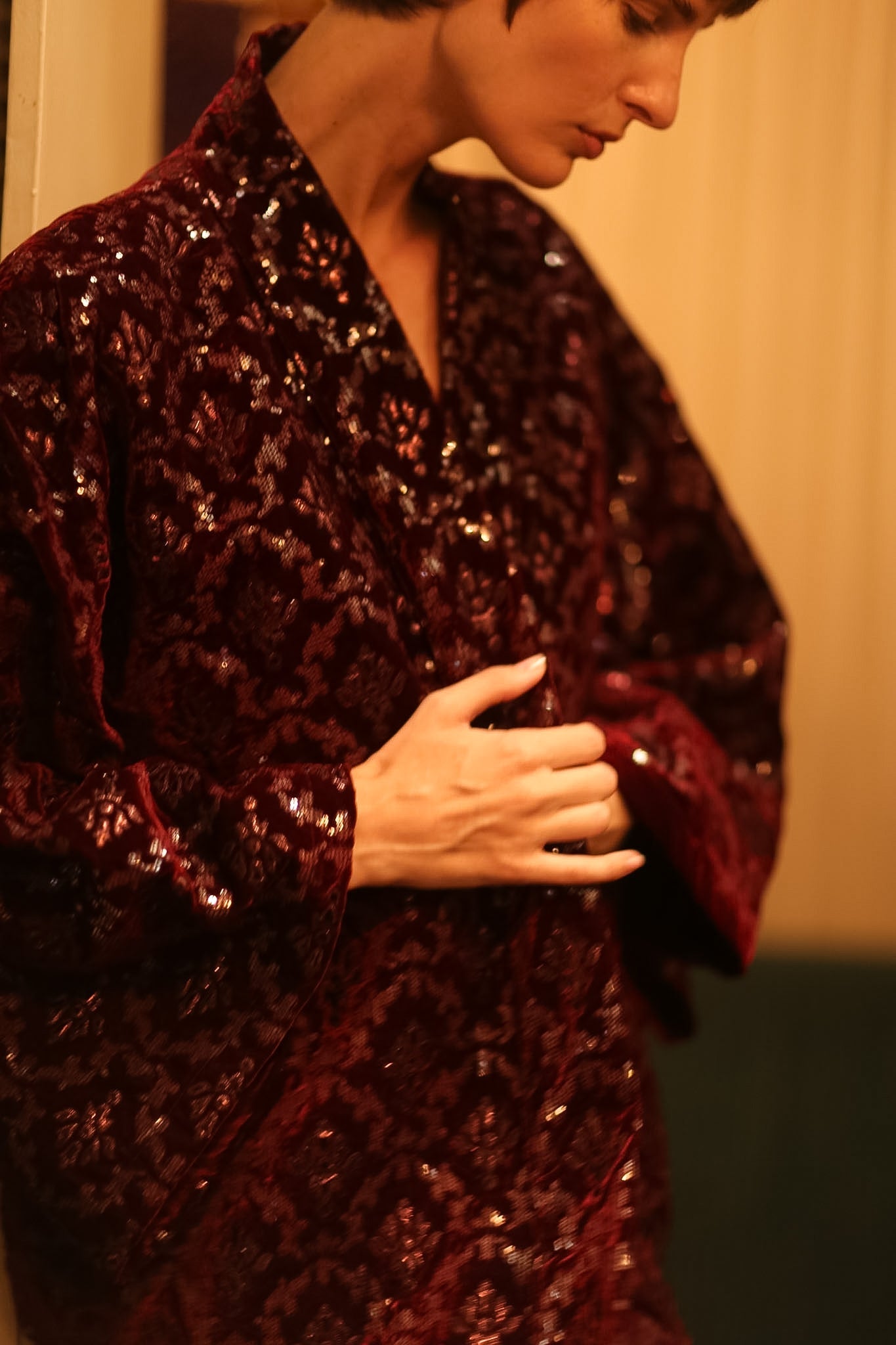 VELVET SHORT KIMONO CRIMSON - BANGKOK TAILOR CLOTHING STORE - HANDMADE CLOTHING