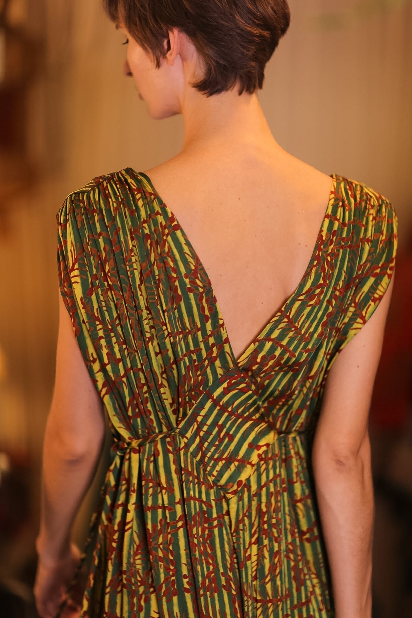 VICTORIA SILK DRESS BAMREST - BANGKOK TAILOR CLOTHING STORE - HANDMADE CLOTHING