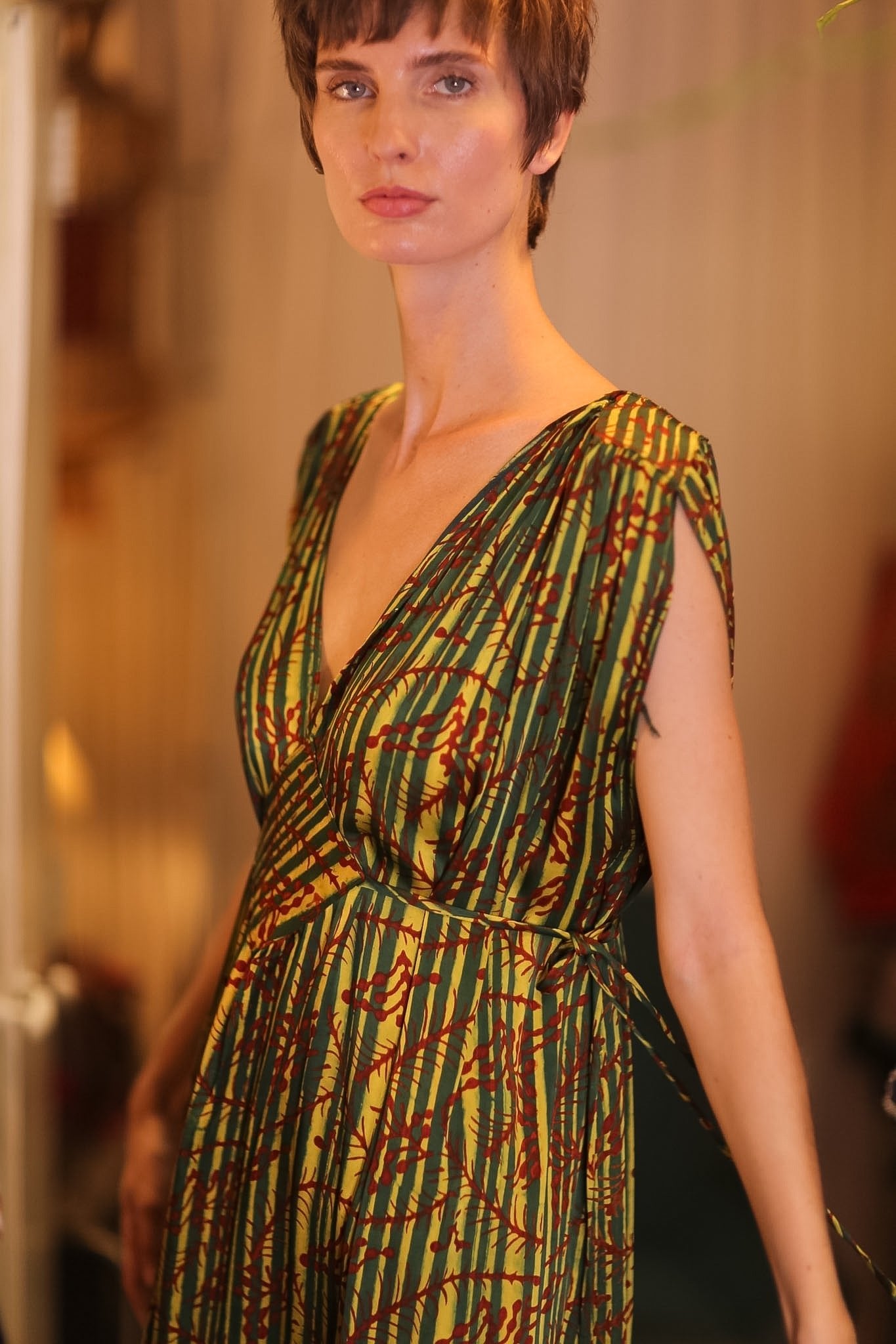 VICTORIA SILK DRESS BAMREST - BANGKOK TAILOR CLOTHING STORE - HANDMADE CLOTHING