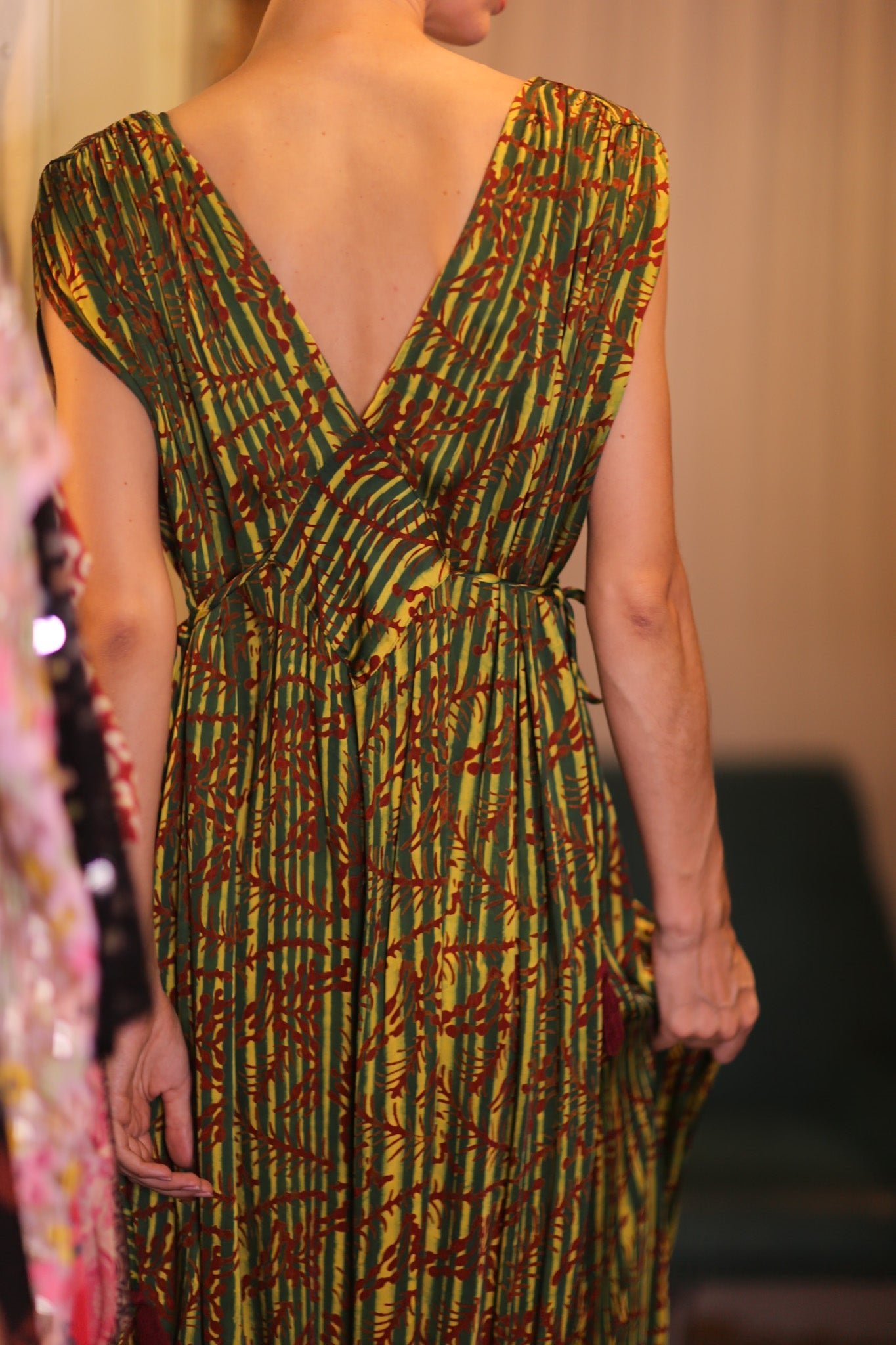 VICTORIA SILK DRESS BAMREST - BANGKOK TAILOR CLOTHING STORE - HANDMADE CLOTHING