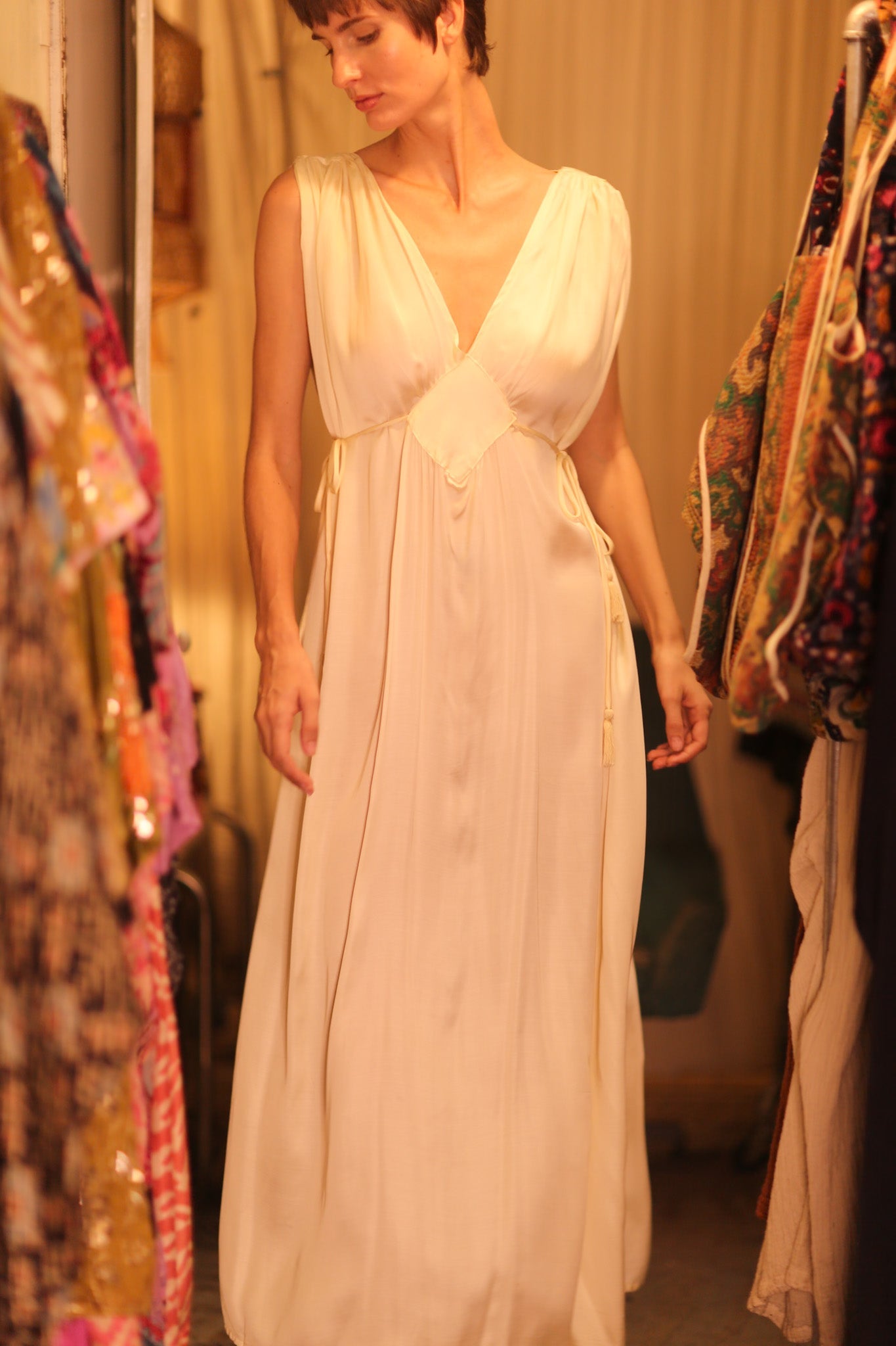 VICTORIA SILK DRESS CREAM - BANGKOK TAILOR CLOTHING STORE - HANDMADE CLOTHING