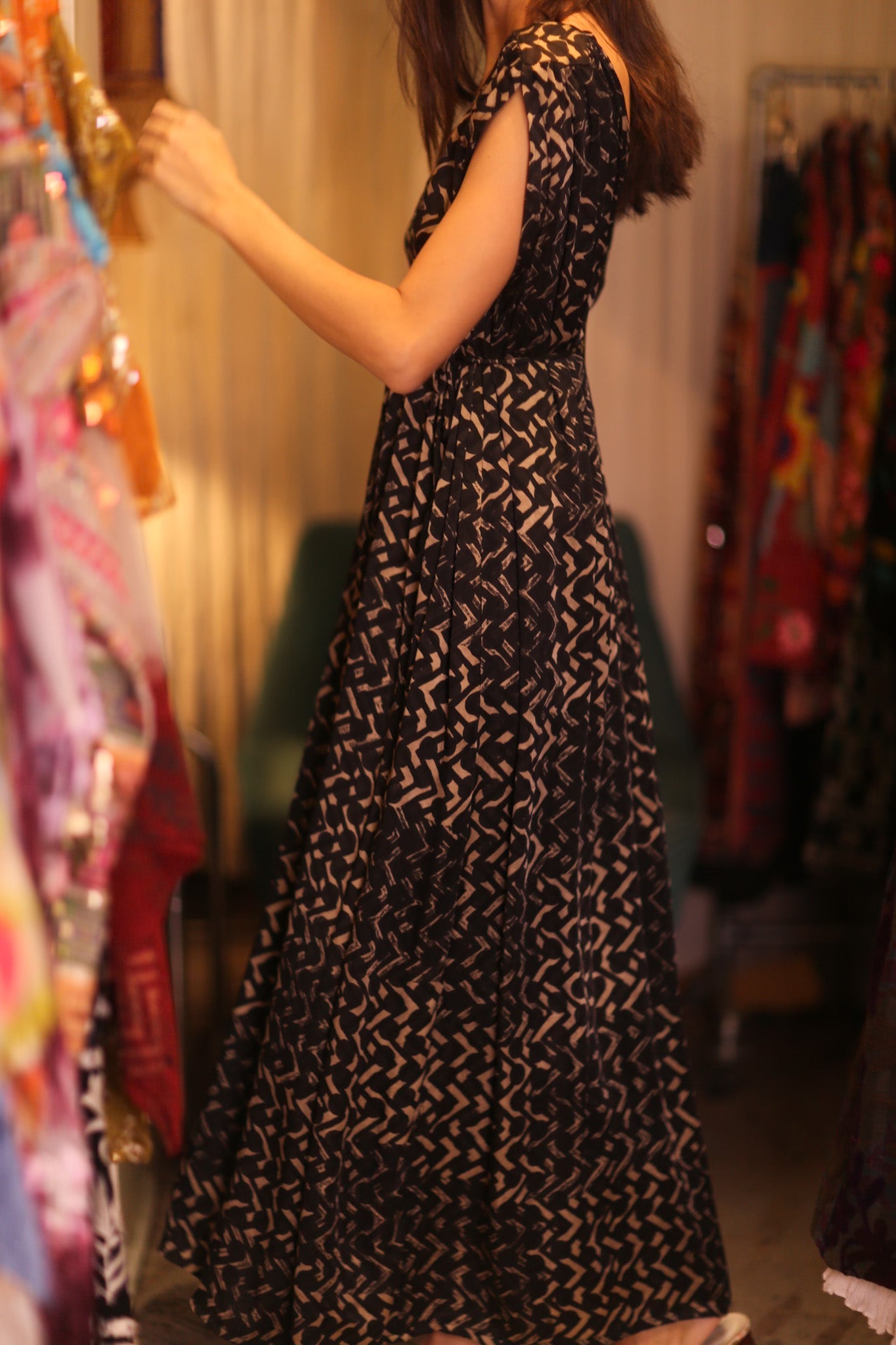 VICTORIA SILK DRESS LAILA - BANGKOK TAILOR CLOTHING STORE - HANDMADE CLOTHING
