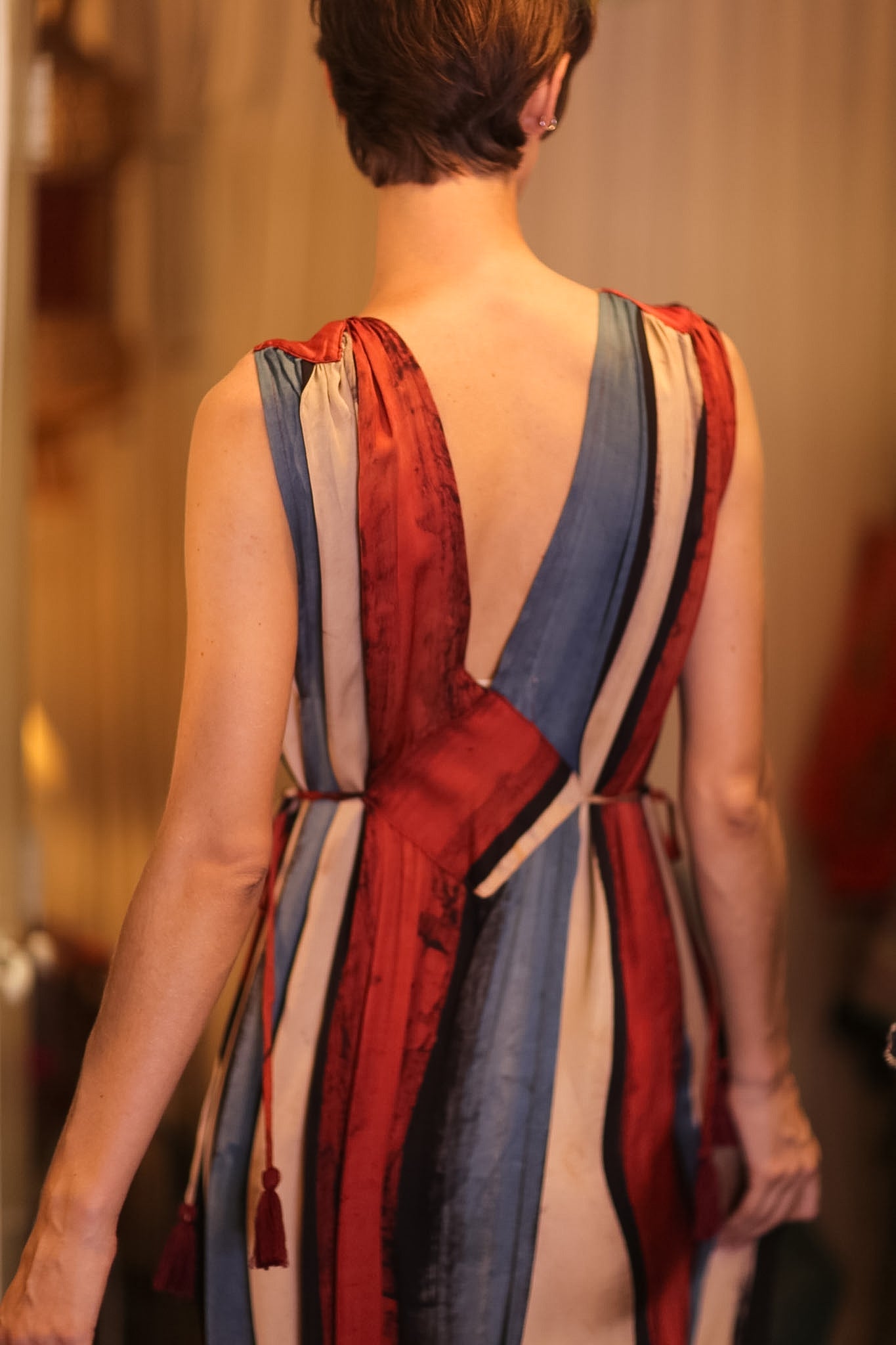 VICTORIA SILK DRESS STRATA - BANGKOK TAILOR CLOTHING STORE - HANDMADE CLOTHING