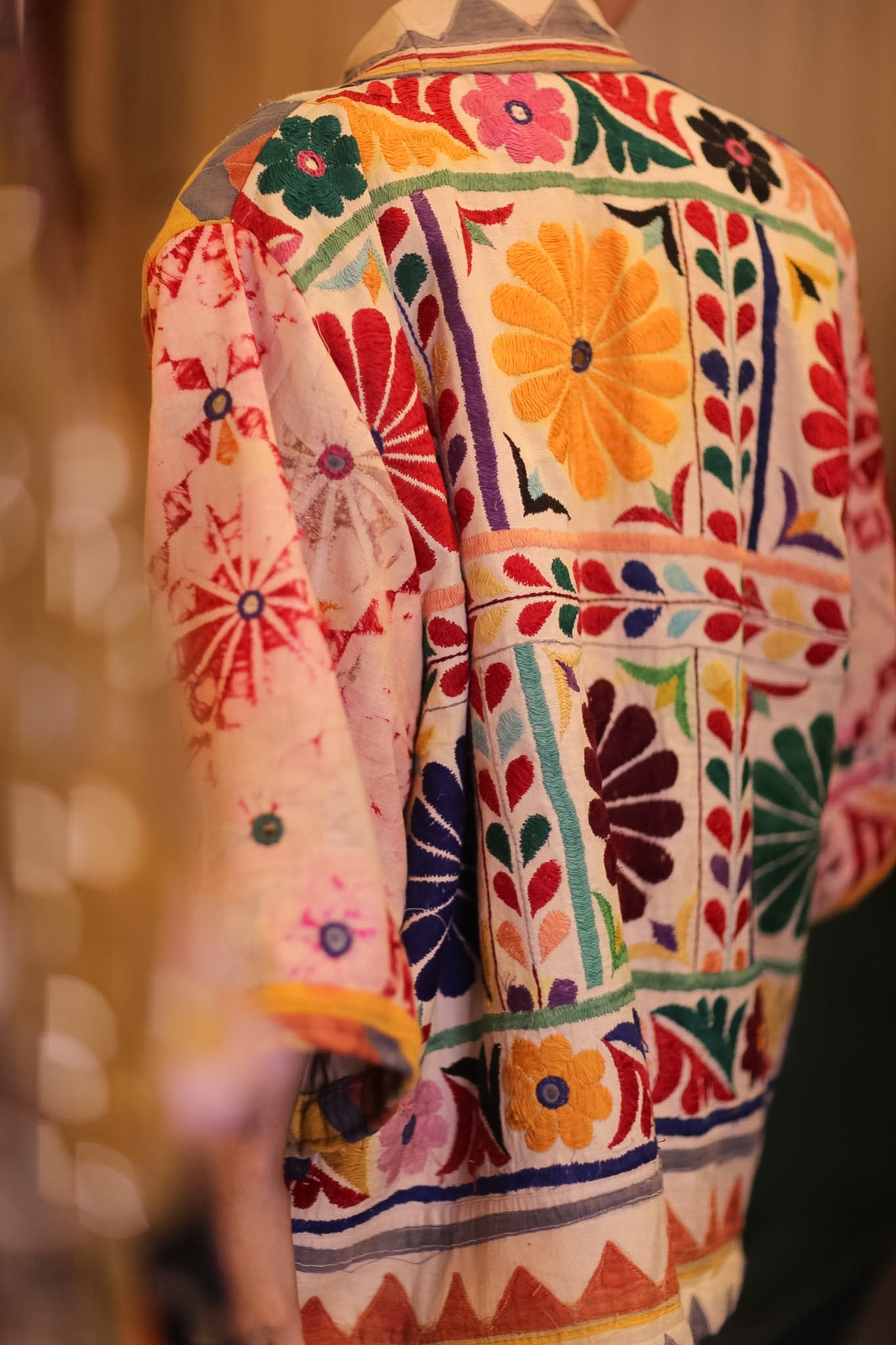 VINTAGE ANTIQUE EMBROIDERED SHORT KIMONO AMBERT - BANGKOK TAILOR CLOTHING STORE - HANDMADE CLOTHING