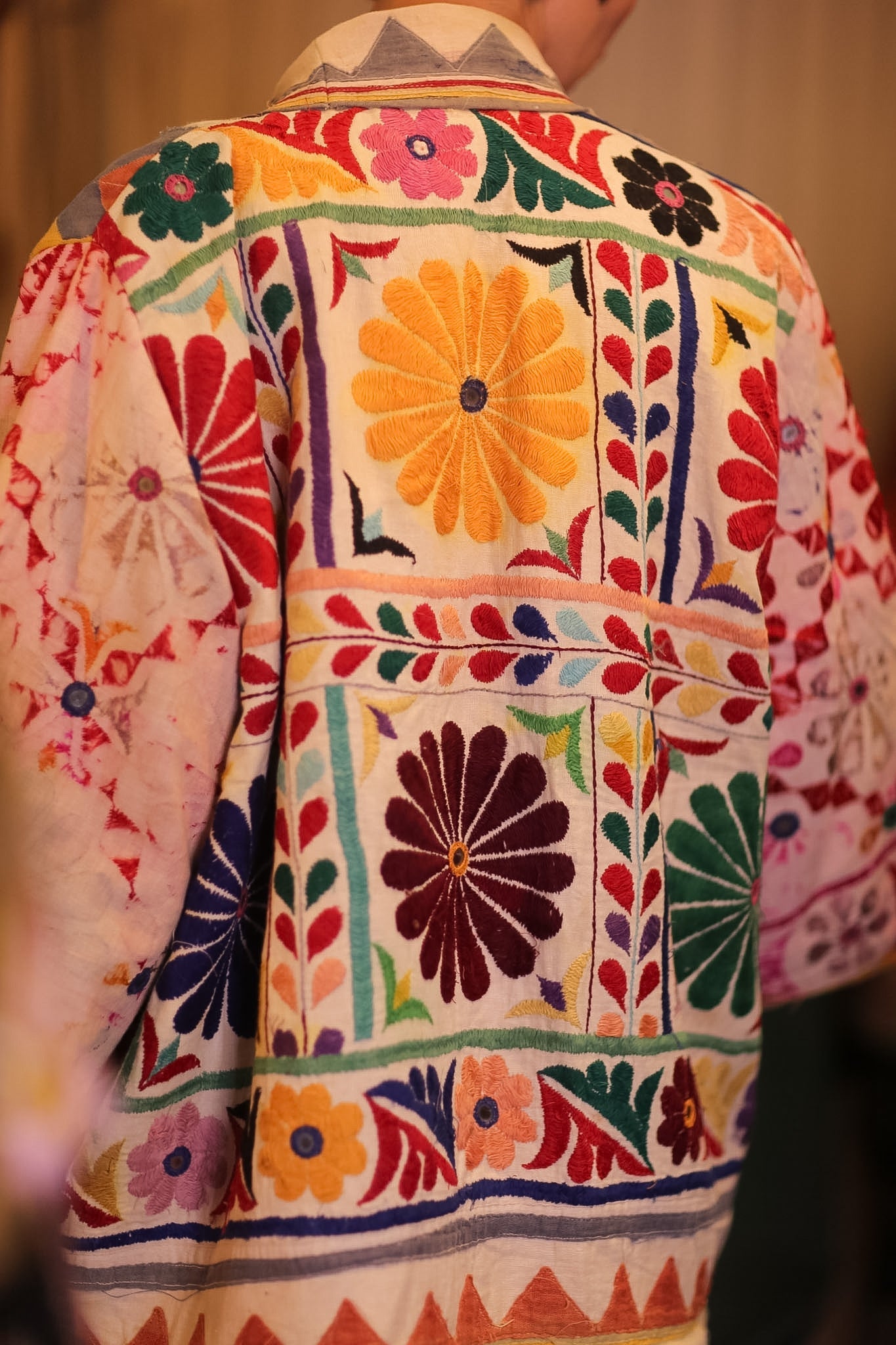 VINTAGE ANTIQUE EMBROIDERED SHORT KIMONO AMBERT - BANGKOK TAILOR CLOTHING STORE - HANDMADE CLOTHING