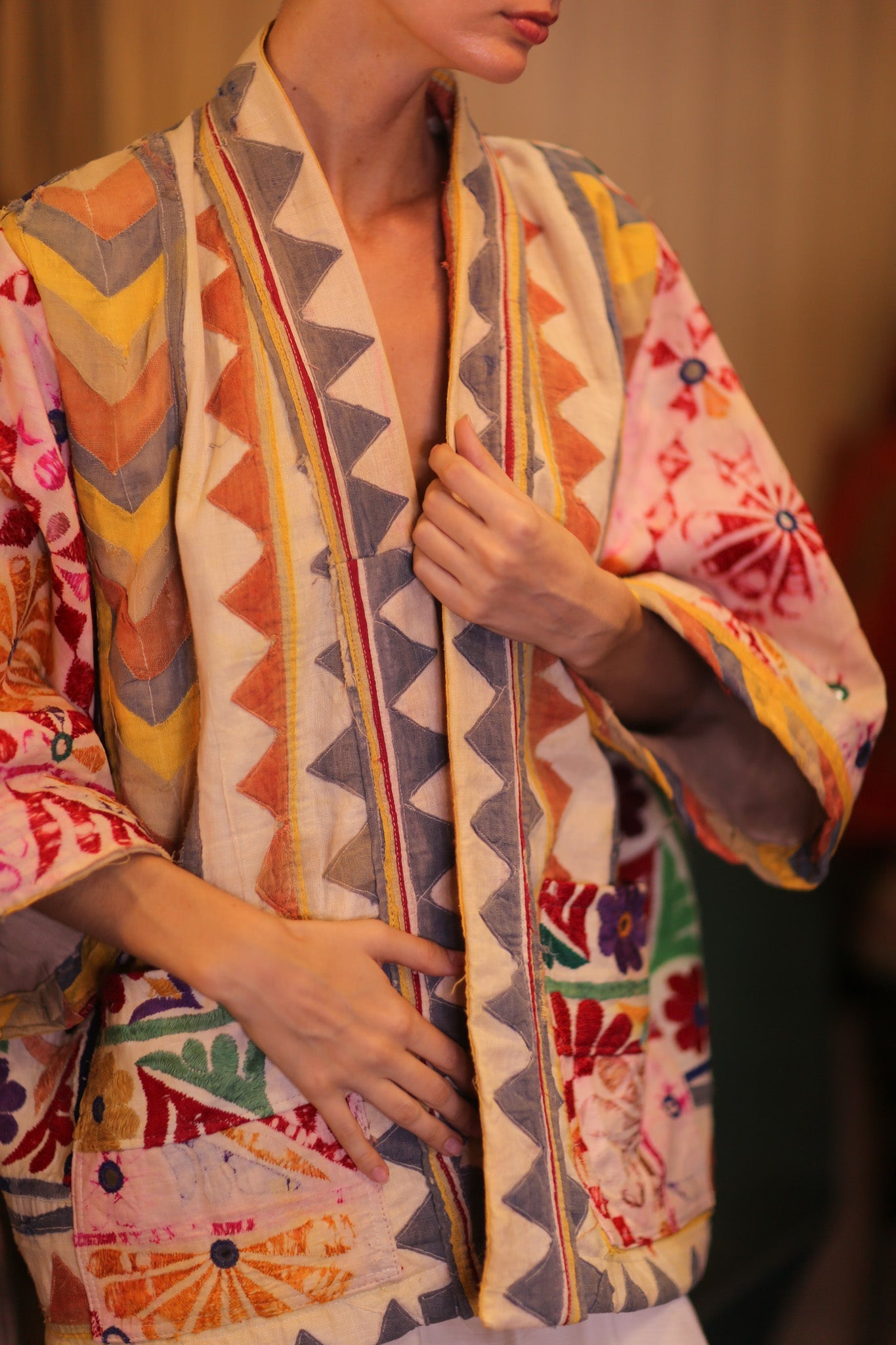 VINTAGE ANTIQUE EMBROIDERED SHORT KIMONO AMBERT - BANGKOK TAILOR CLOTHING STORE - HANDMADE CLOTHING