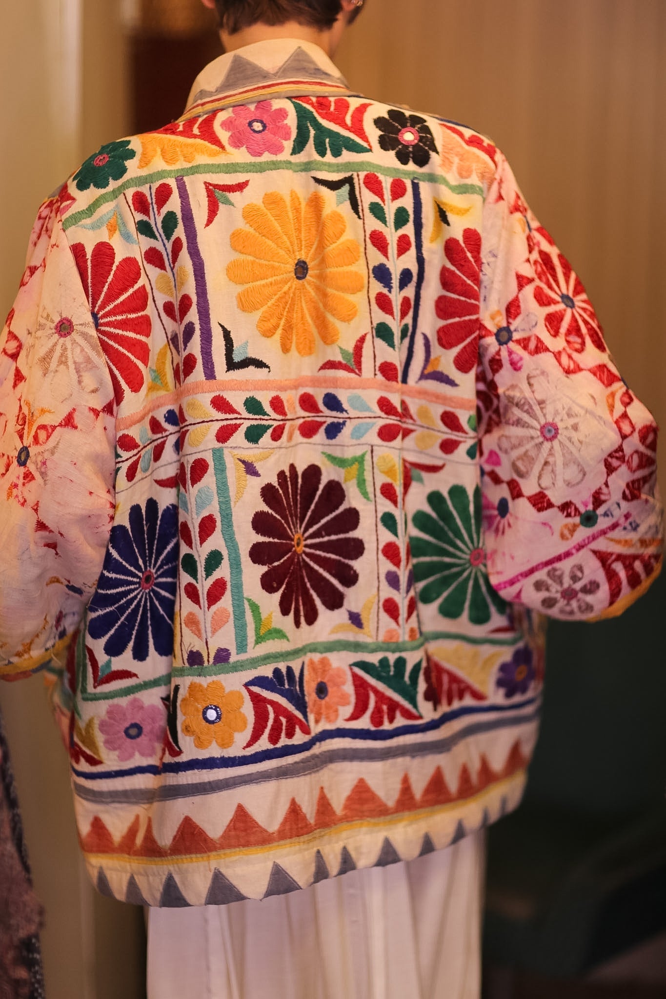 VINTAGE ANTIQUE EMBROIDERED SHORT KIMONO AMBERT - BANGKOK TAILOR CLOTHING STORE - HANDMADE CLOTHING