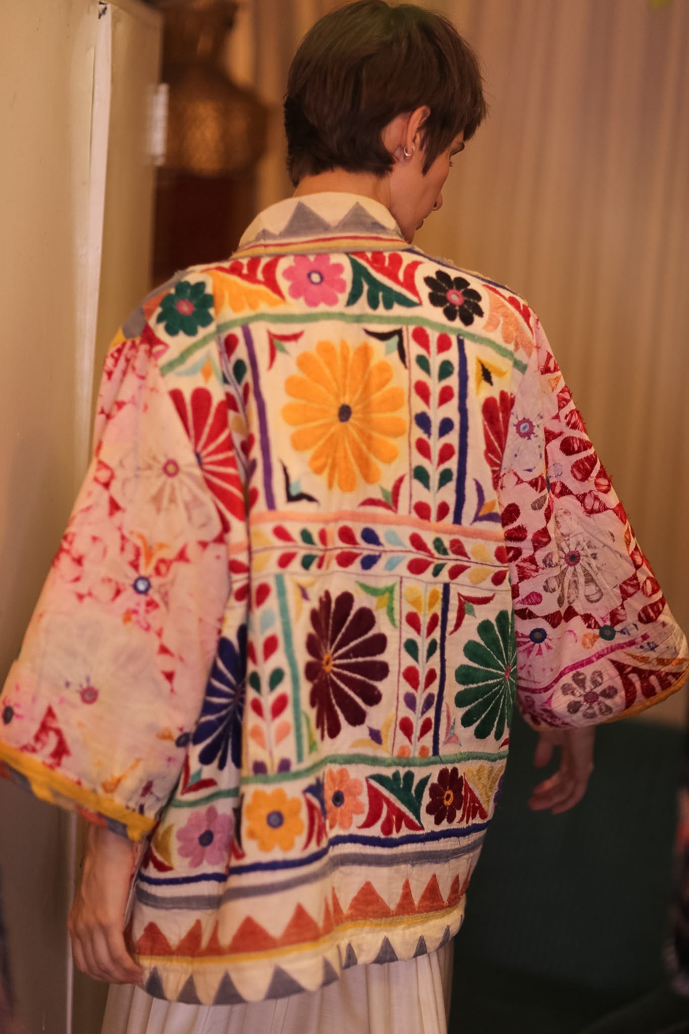 VINTAGE ANTIQUE EMBROIDERED SHORT KIMONO AMBERT - BANGKOK TAILOR CLOTHING STORE - HANDMADE CLOTHING