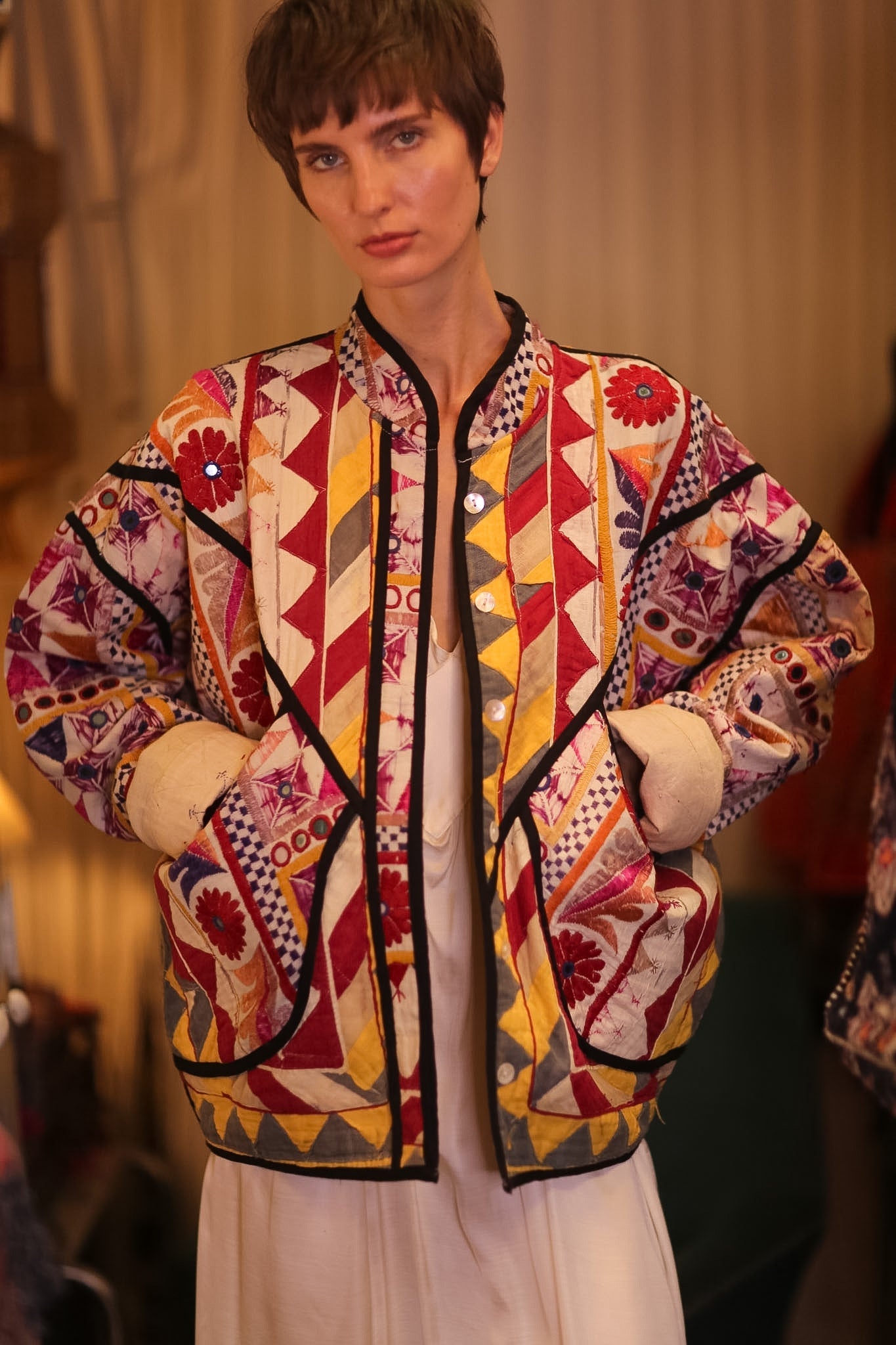 VINTAGE ANTIQUE JACEKT KELINDA - BANGKOK TAILOR CLOTHING STORE - HANDMADE CLOTHING