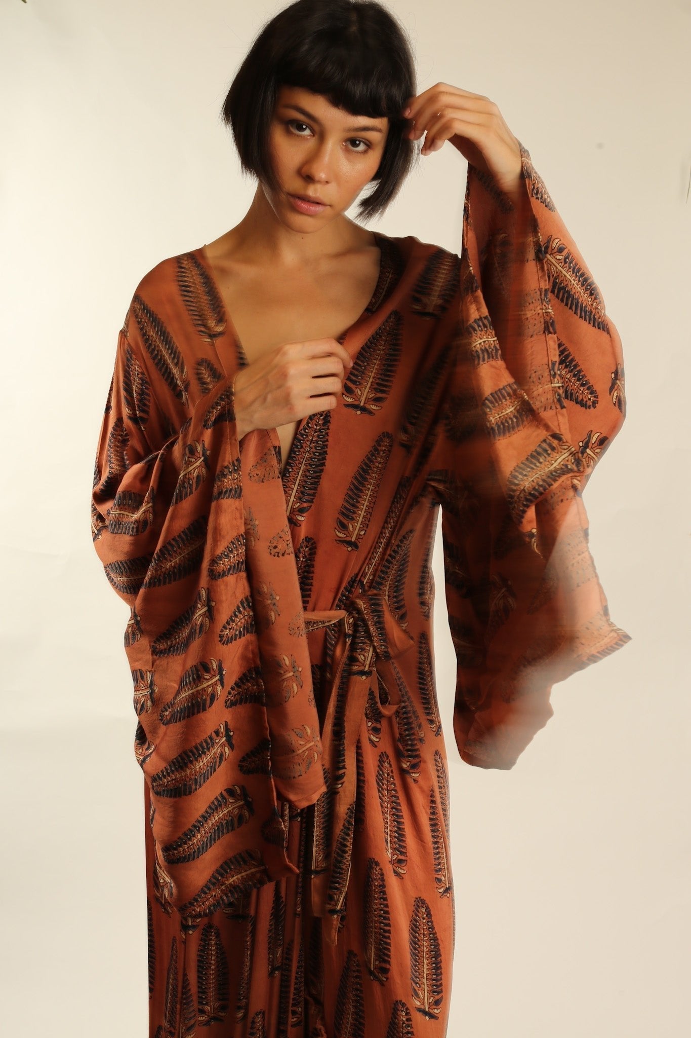 XL KIMONO FEATHER SILK KIMONO BOZENA - BANGKOK TAILOR CLOTHING STORE - HANDMADE CLOTHING