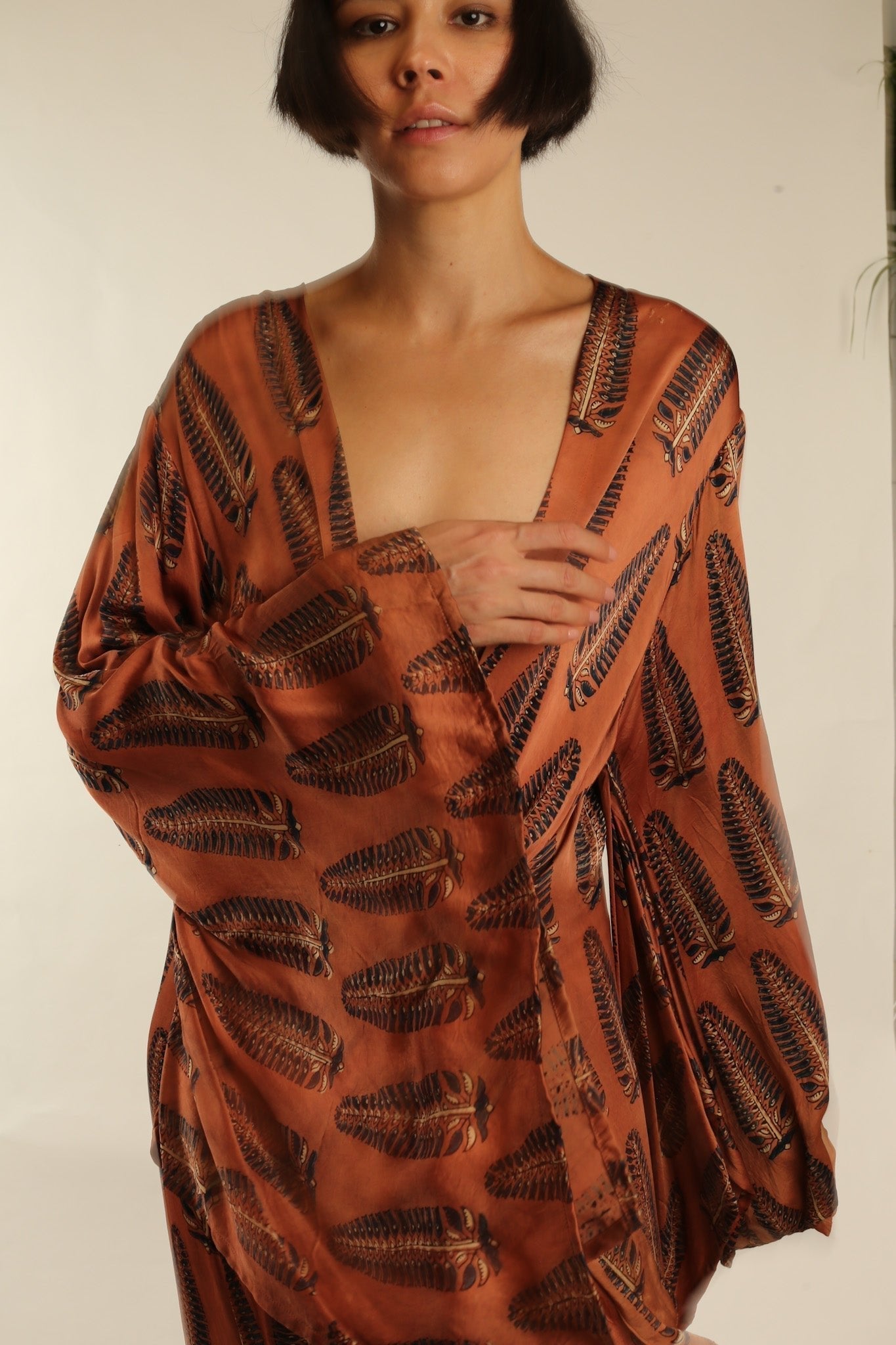 XL KIMONO FEATHER SILK KIMONO BOZENA - BANGKOK TAILOR CLOTHING STORE - HANDMADE CLOTHING