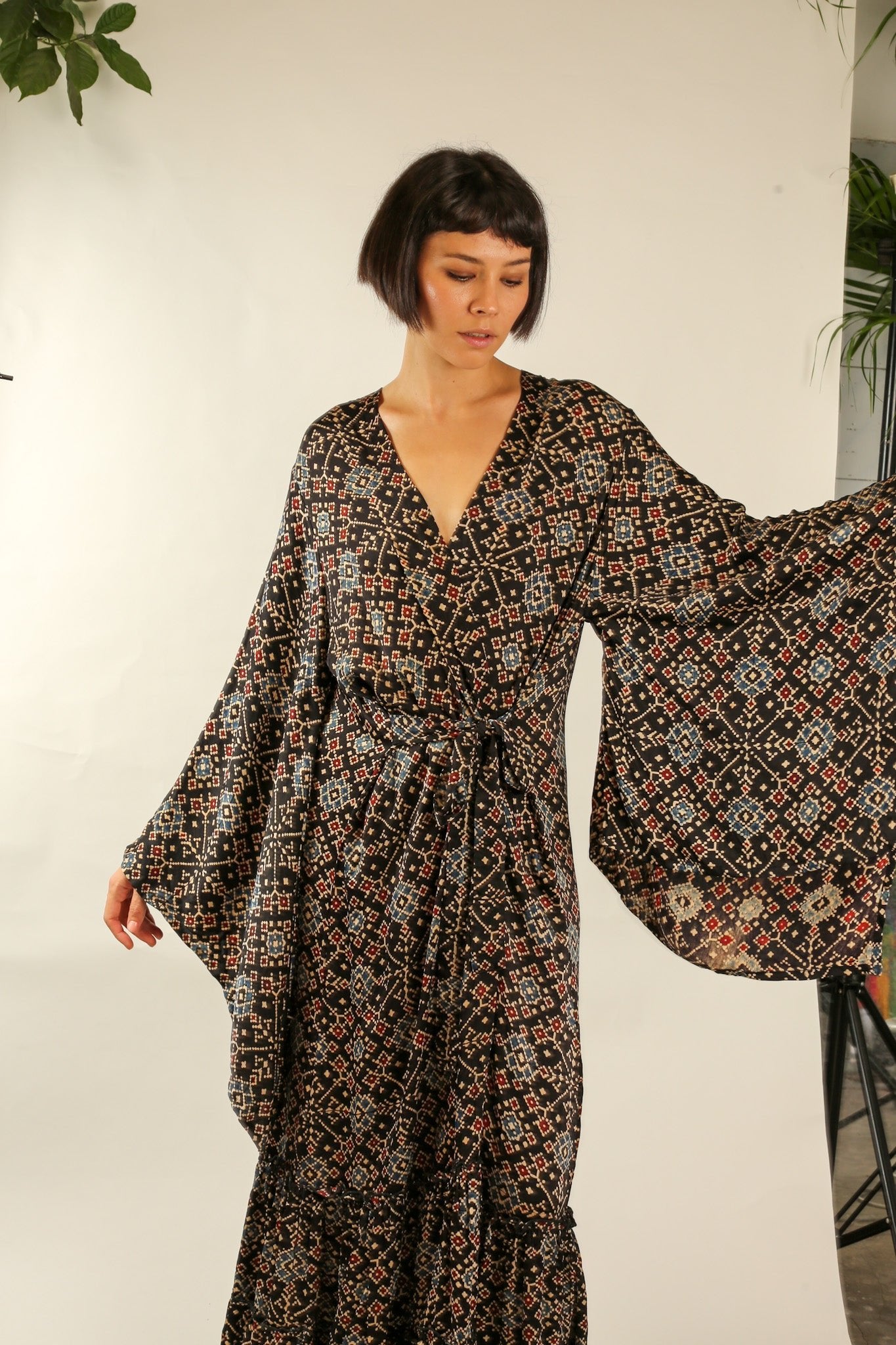 XL SILK KIMONO ADELLA - BANGKOK TAILOR CLOTHING STORE - HANDMADE CLOTHING