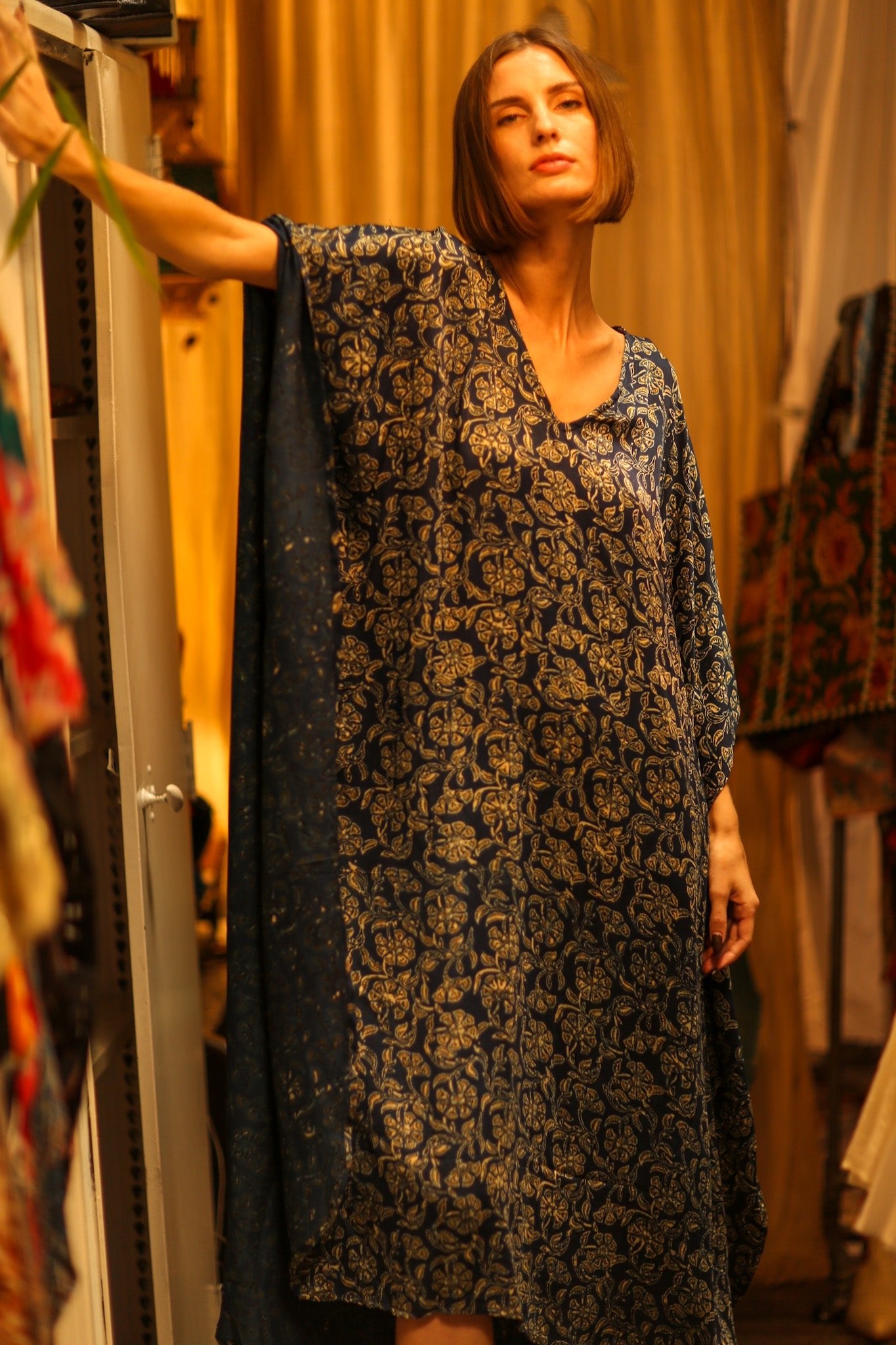 YAYA SILK KAFTAN DARK BLUE - BANGKOK TAILOR CLOTHING STORE - HANDMADE CLOTHING