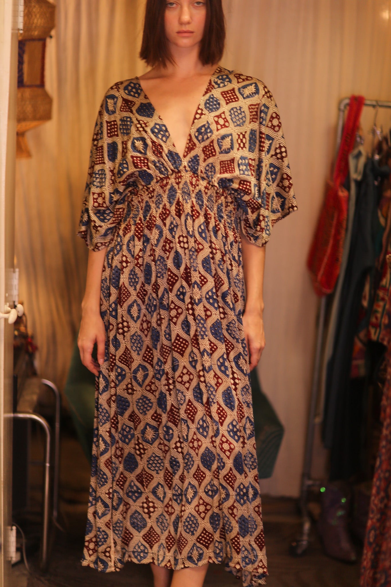 ZURI SILK DRESS PIX - BANGKOK TAILOR CLOTHING STORE - HANDMADE CLOTHING