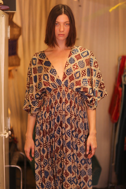 ZURI SILK DRESS PIX - BANGKOK TAILOR CLOTHING STORE - HANDMADE CLOTHING