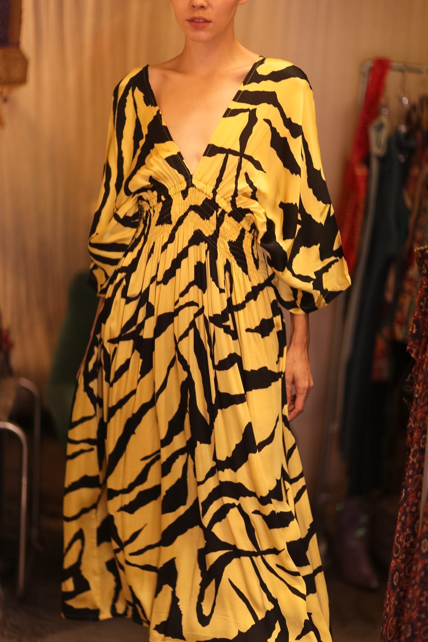 ZURI SILK DRESS WARNET - BANGKOK TAILOR CLOTHING STORE - HANDMADE CLOTHING