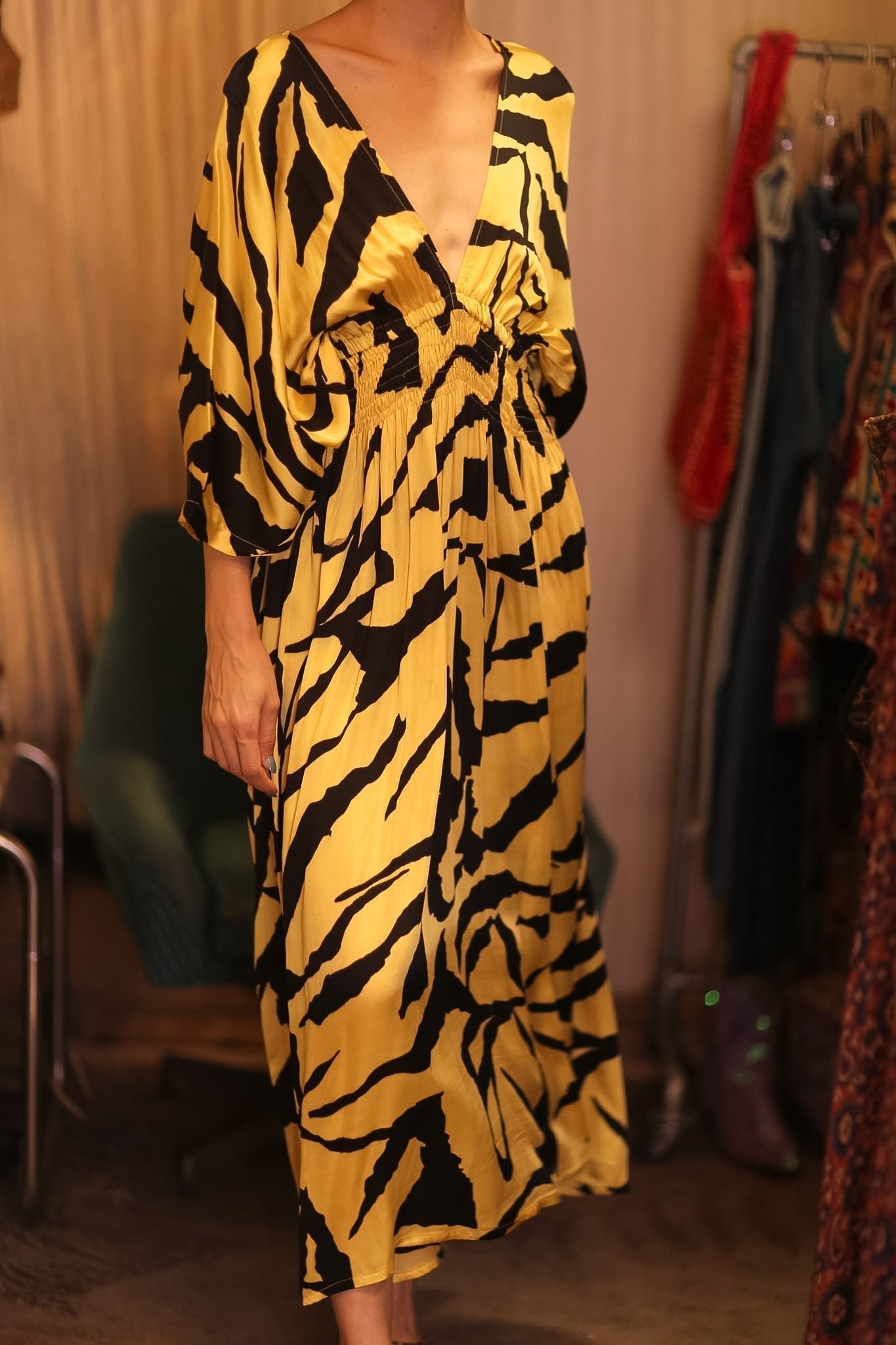ZURI SILK DRESS WARNET - BANGKOK TAILOR CLOTHING STORE - HANDMADE CLOTHING
