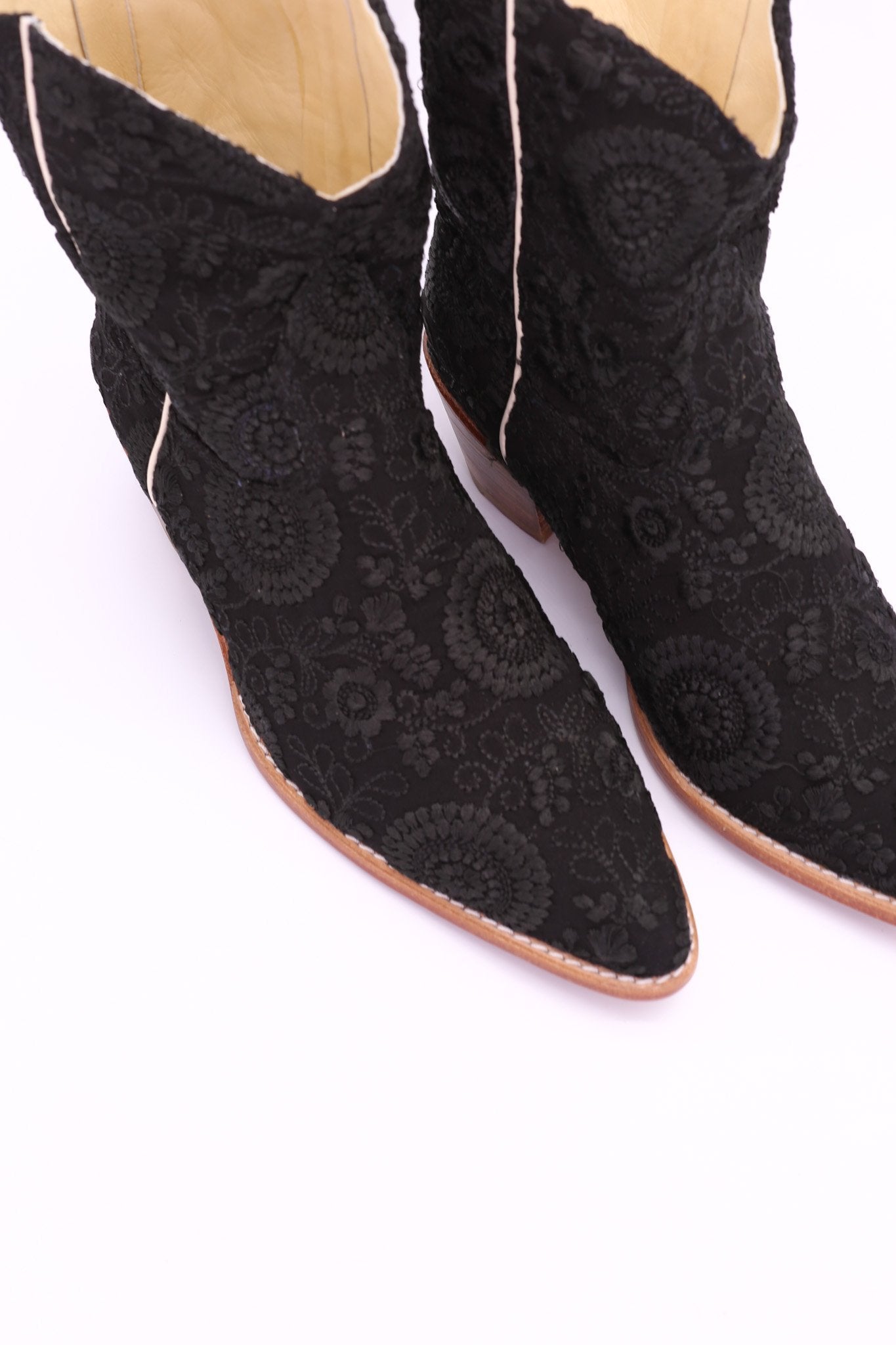 BLACK EMBROIDERED BOOTIES JAUNE - BANGKOK TAILOR CLOTHING STORE - HANDMADE CLOTHING