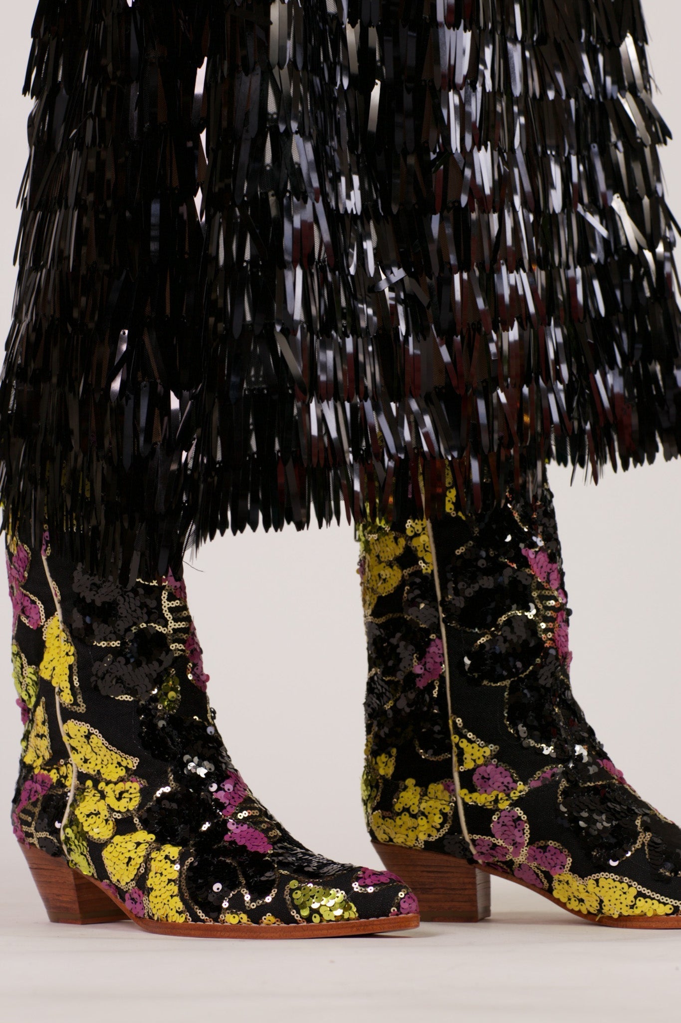 BLACK EMBROIDERED SEQUIN WESTERN BOOTS WEHRL - BANGKOK TAILOR CLOTHING STORE - HANDMADE CLOTHING