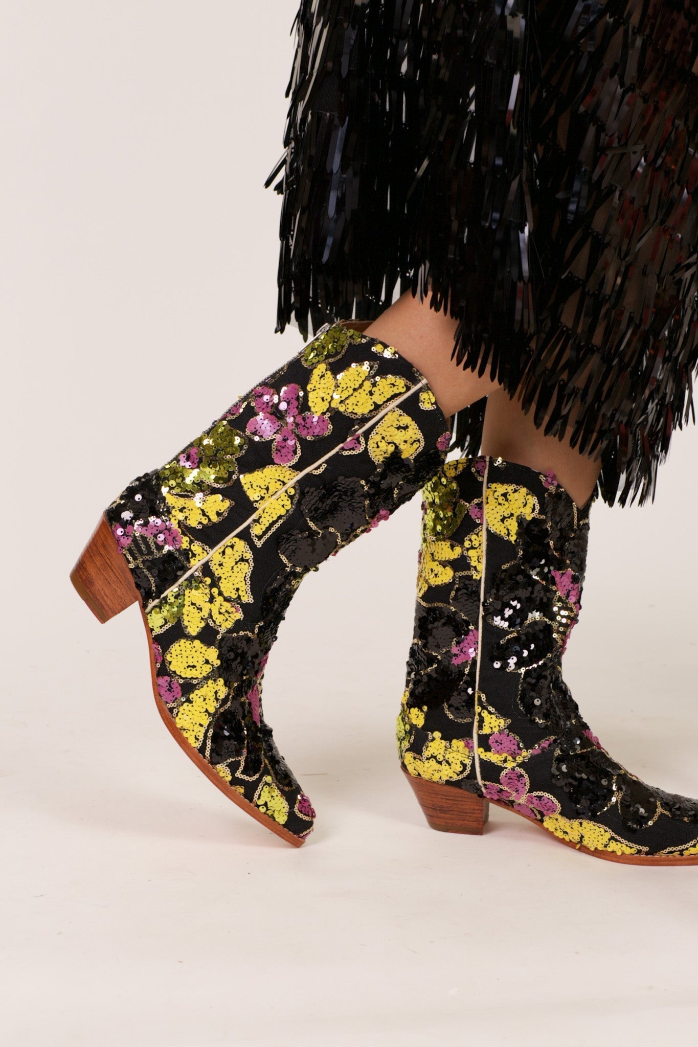 BLACK EMBROIDERED SEQUIN WESTERN BOOTS WEHRL - BANGKOK TAILOR CLOTHING STORE - HANDMADE CLOTHING