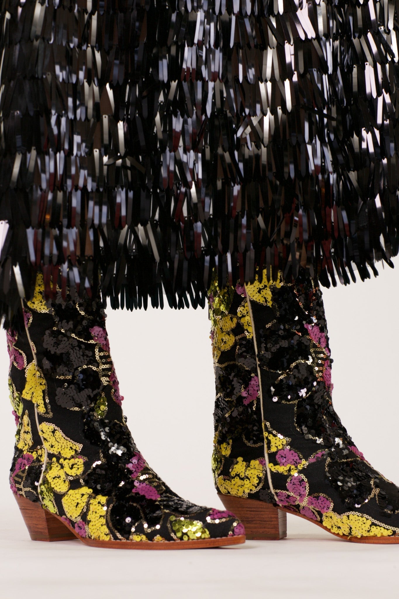 BLACK EMBROIDERED SEQUIN WESTERN BOOTS WEHRL - BANGKOK TAILOR CLOTHING STORE - HANDMADE CLOTHING