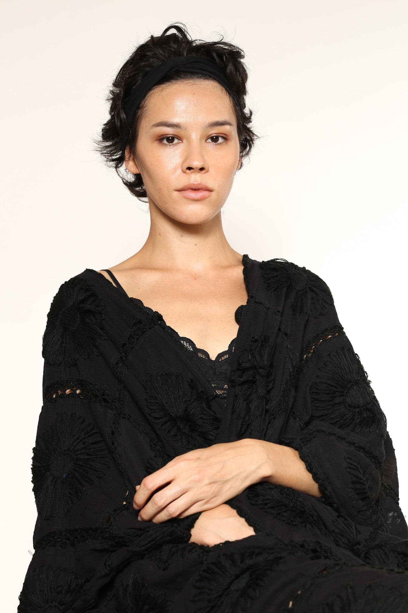 BLACK KIMONO EMBROIDERED FLORA CROCHET - BANGKOK TAILOR CLOTHING STORE - HANDMADE CLOTHING