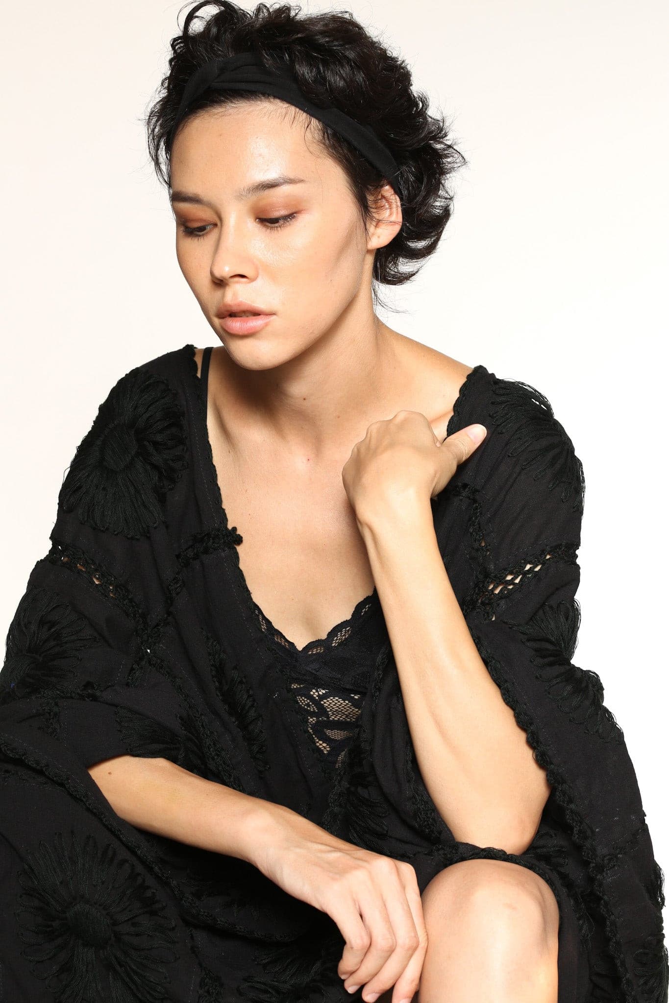 BLACK KIMONO EMBROIDERED FLORA CROCHET - BANGKOK TAILOR CLOTHING STORE - HANDMADE CLOTHING