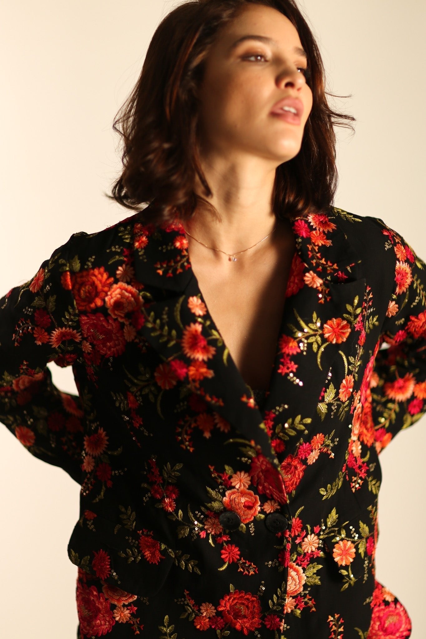 BLACK ROSE EMBROIDERED NOVELTY BLAZER JACKET MANON - BANGKOK TAILOR CLOTHING STORE - HANDMADE CLOTHING