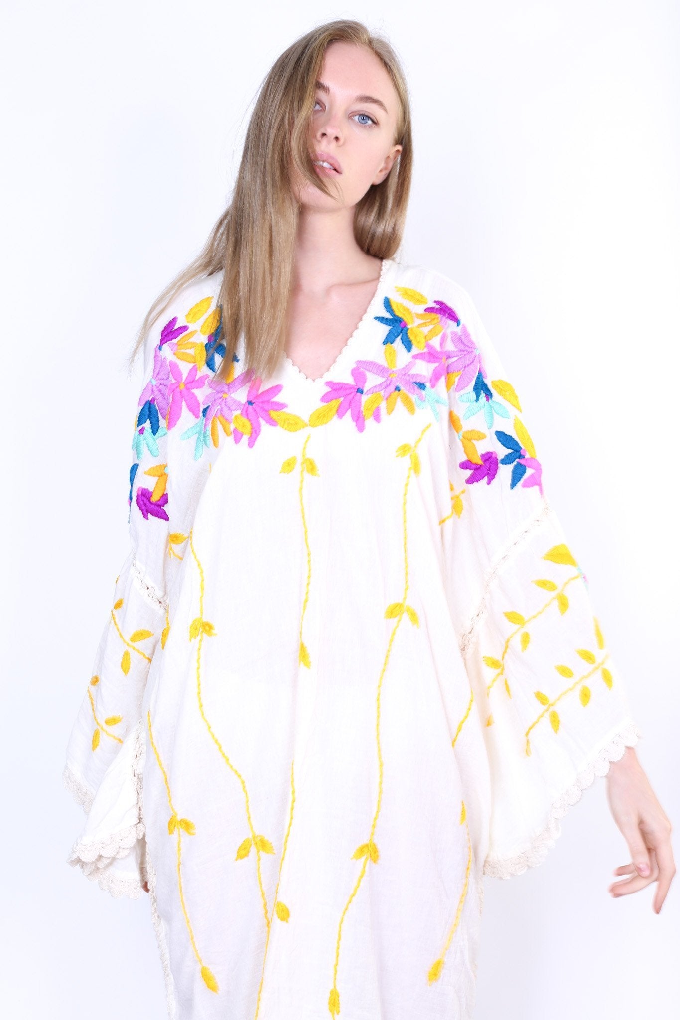 DON’T WANT SUMMER TO END EMBROIDERED KAFTAN KYRA - BANGKOK TAILOR CLOTHING STORE - HANDMADE CLOTHING